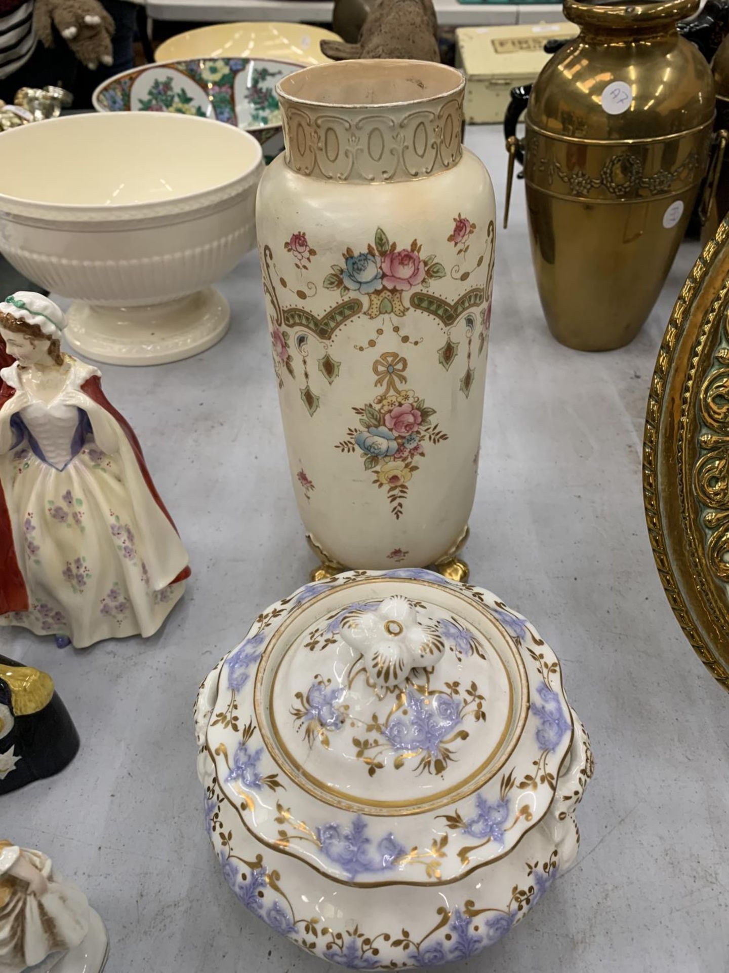 A QUANTITY OF CERAMIC ITEMS TO INCLUDE EARLY 20TH CENTURY TUREENS, A CROWN DEVON FIELDINGS BLUSH - Image 4 of 10