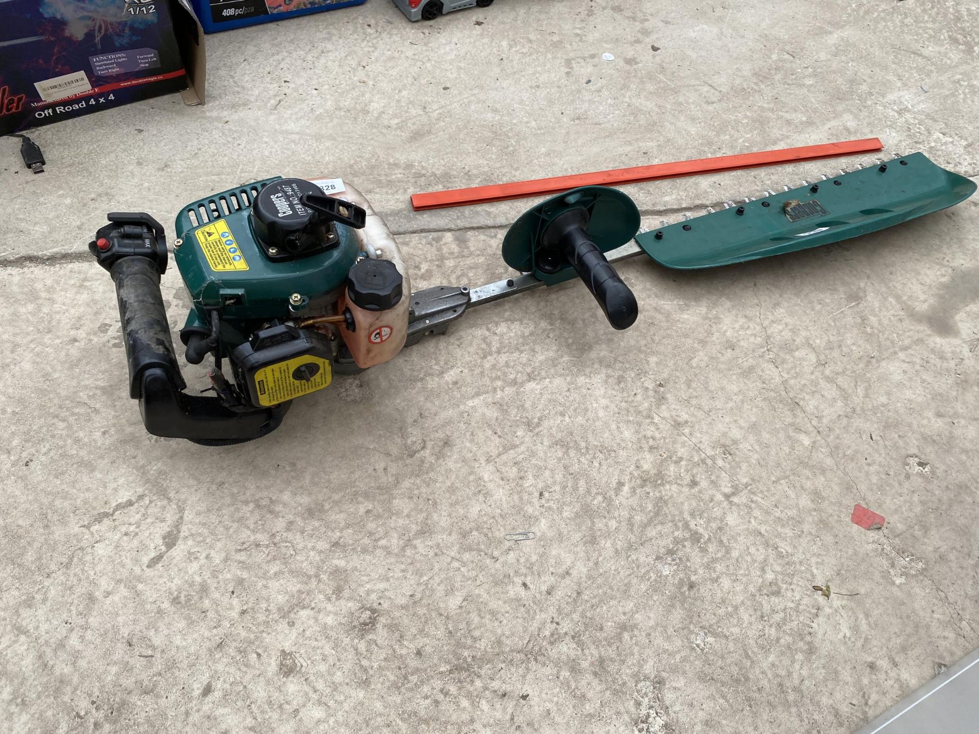 A COPPERS 9487 PETROL HEDGE TRIMMER - Image 2 of 2