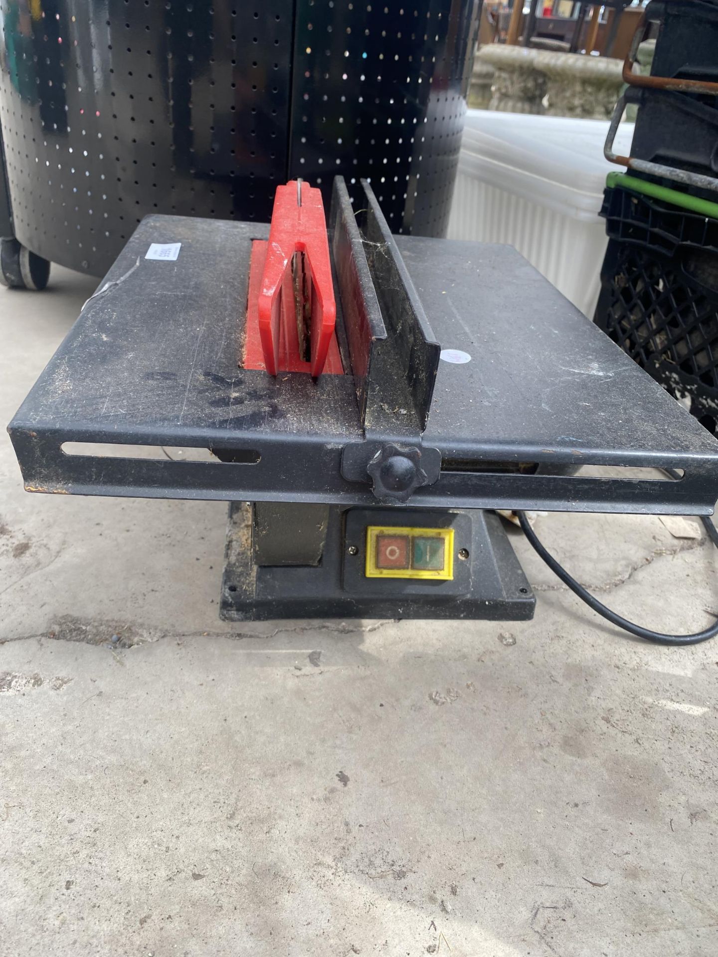 AN ELECTRIC TILE CUTTER - Image 2 of 2