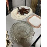 A MIXED LOT OF TO INCLUDE A LARGE MASON'S IRONSTONE "FRIARSWOOD" PLATTER, GLASSWARE, CAKE PLATES,