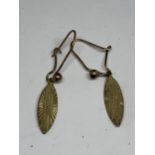 A PAIR OF 9 CARAT GOLD LEAF DESIGN DROP EARRINGS GROSS WEIGHT 1.26 GRAMS IN A BOX