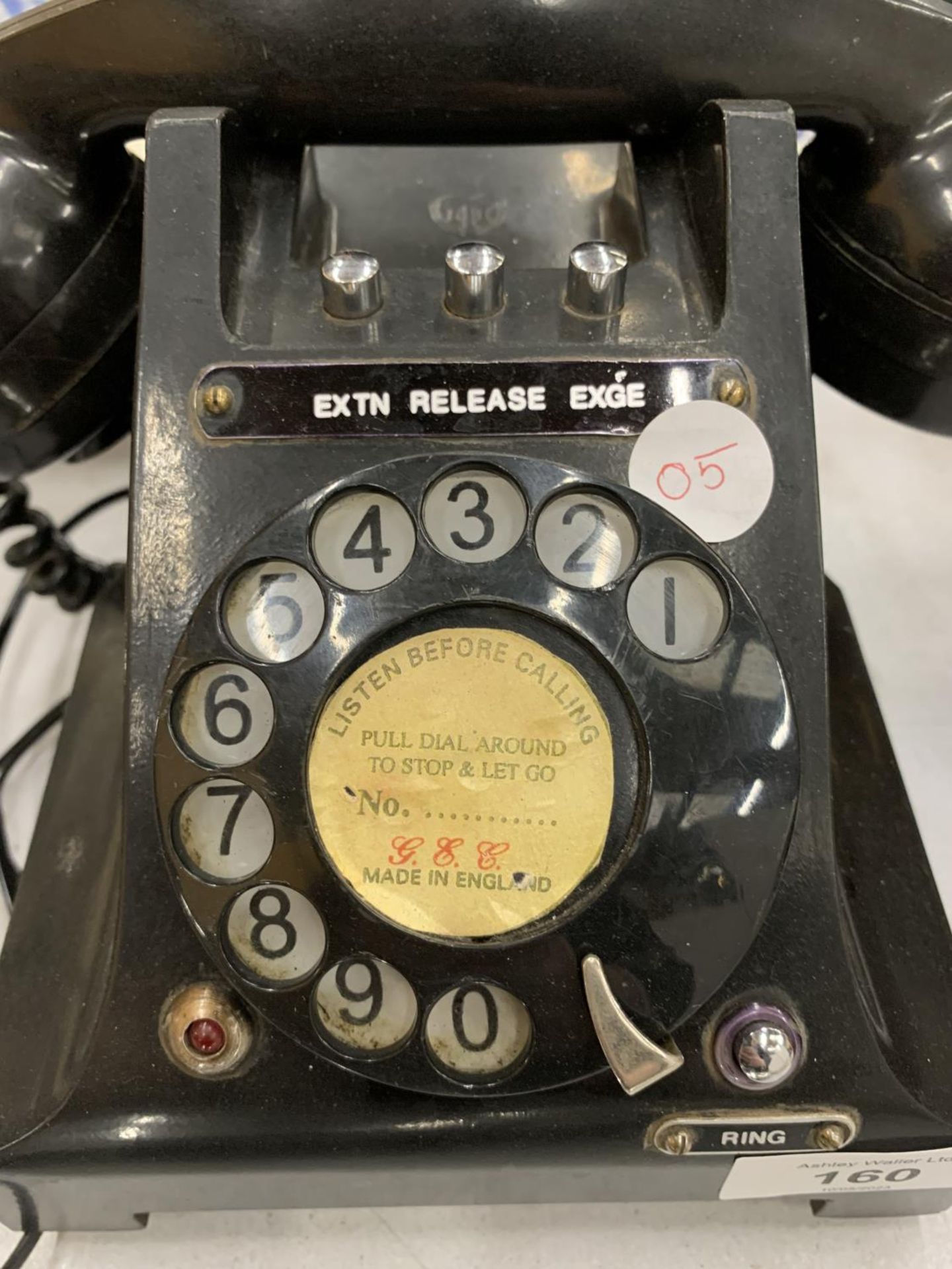 A VINTAGE BLACK BAKELITE ROTARY DIAL TELEPHONE - Image 2 of 4