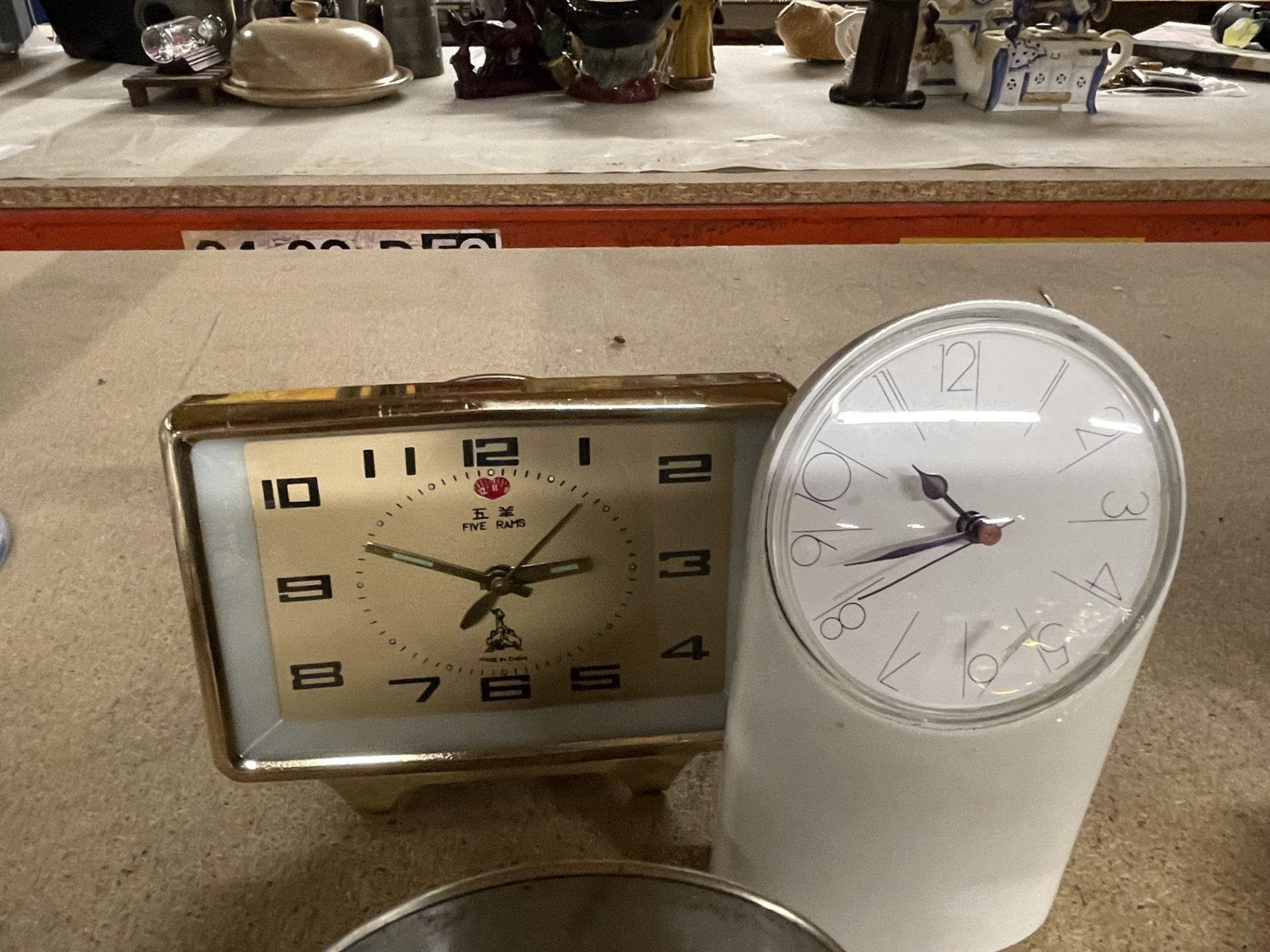 A GROUP OF RETRO ALARM CLOCKS, TREASURE, QUARTZMASTER ETC - Image 4 of 4