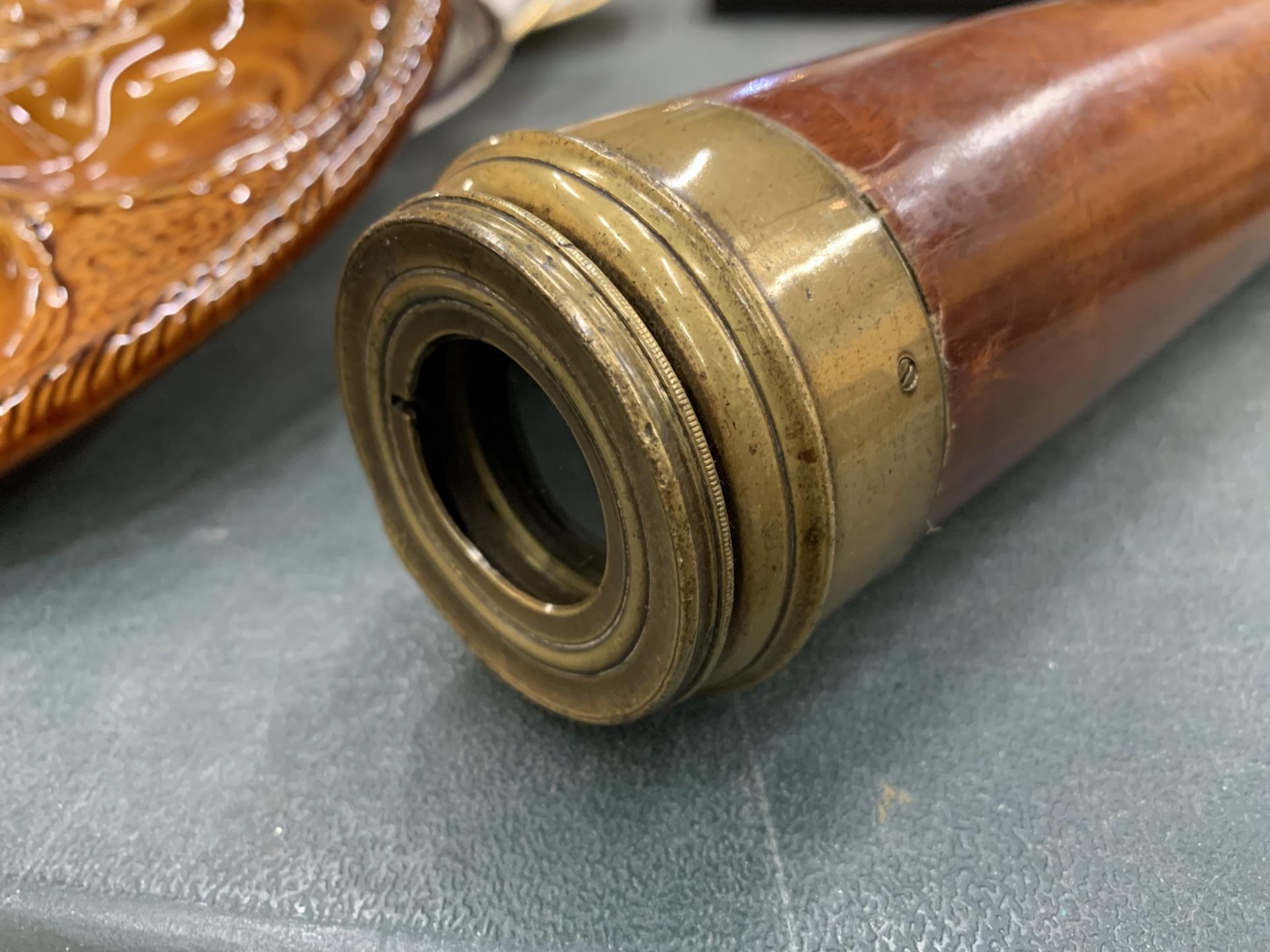 A VINTAGE ASHFORD, DARTMOUTH TWO DRAWER TELESCOPE - Image 2 of 5