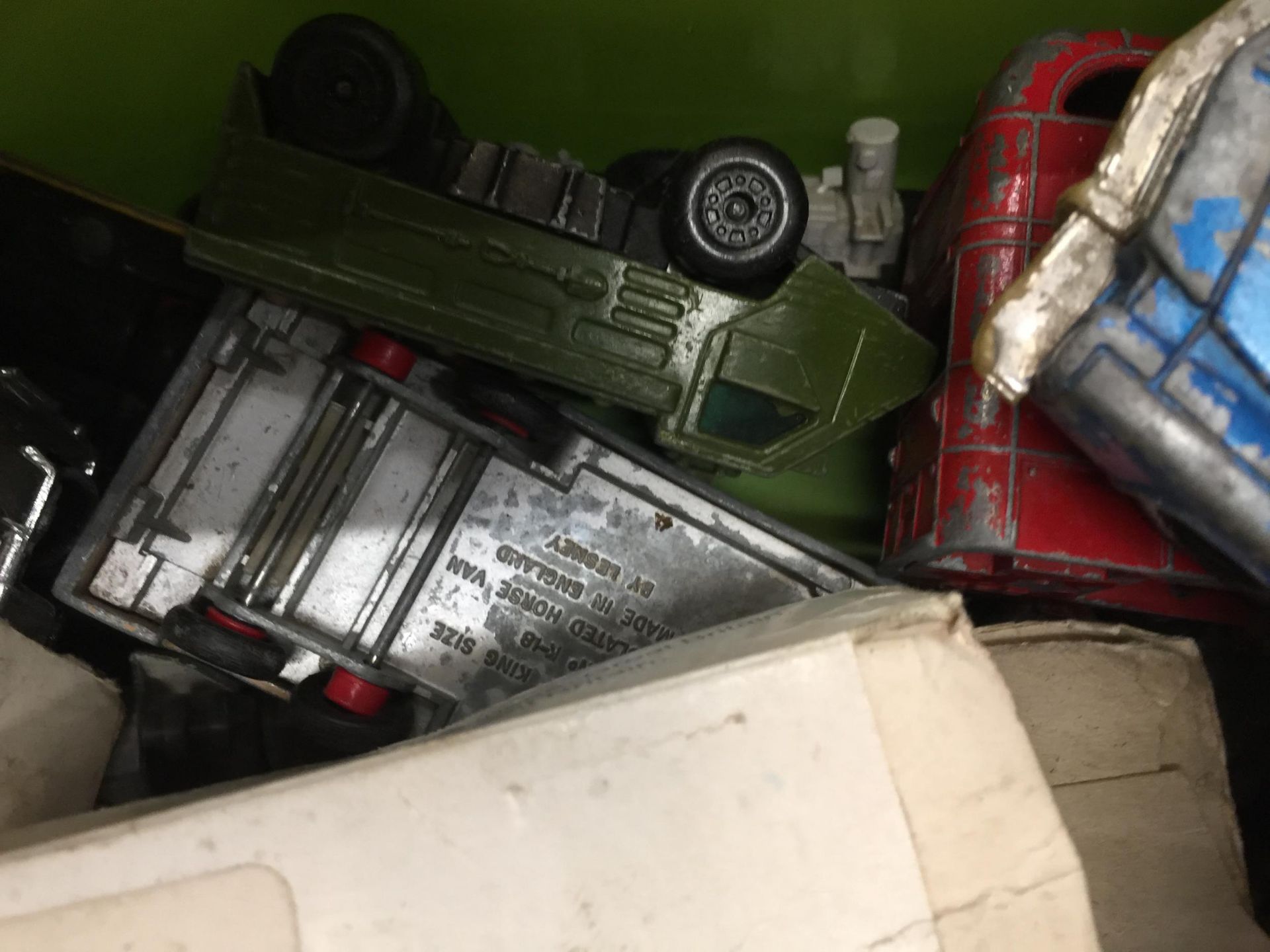 A BOX OF DIECAST MODELS, THUNDERBIRDS ETC - Image 6 of 6