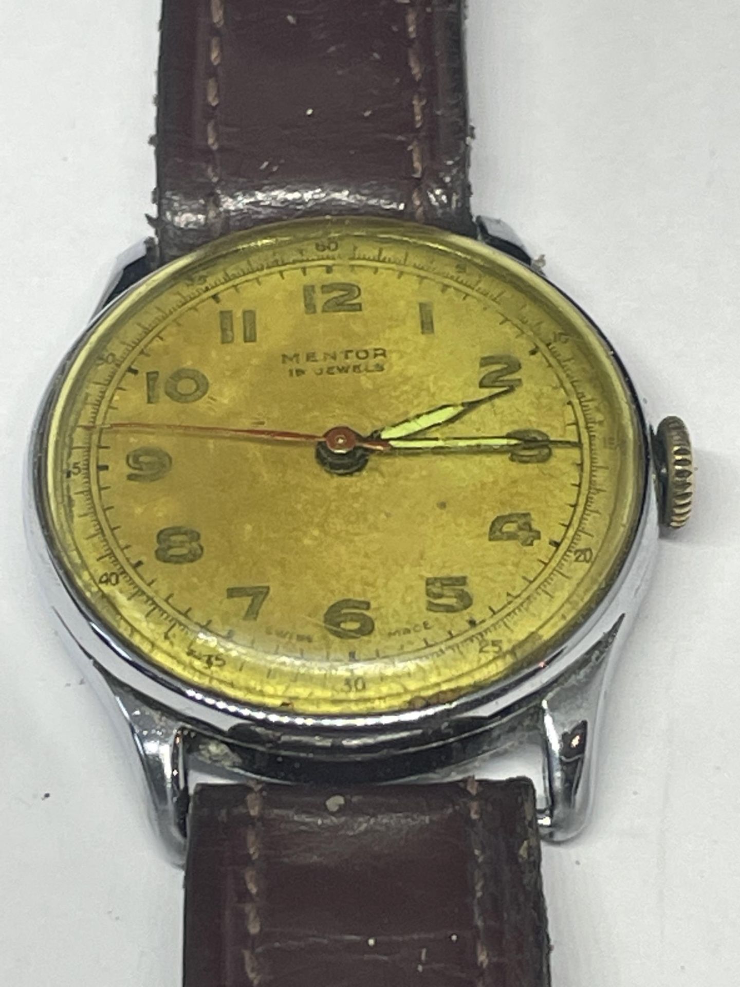 A MENTOR MILITARY STYLE GENTS WRIST WATCH, SEEN WORKING BUT NO WARRANTIES GIVEN