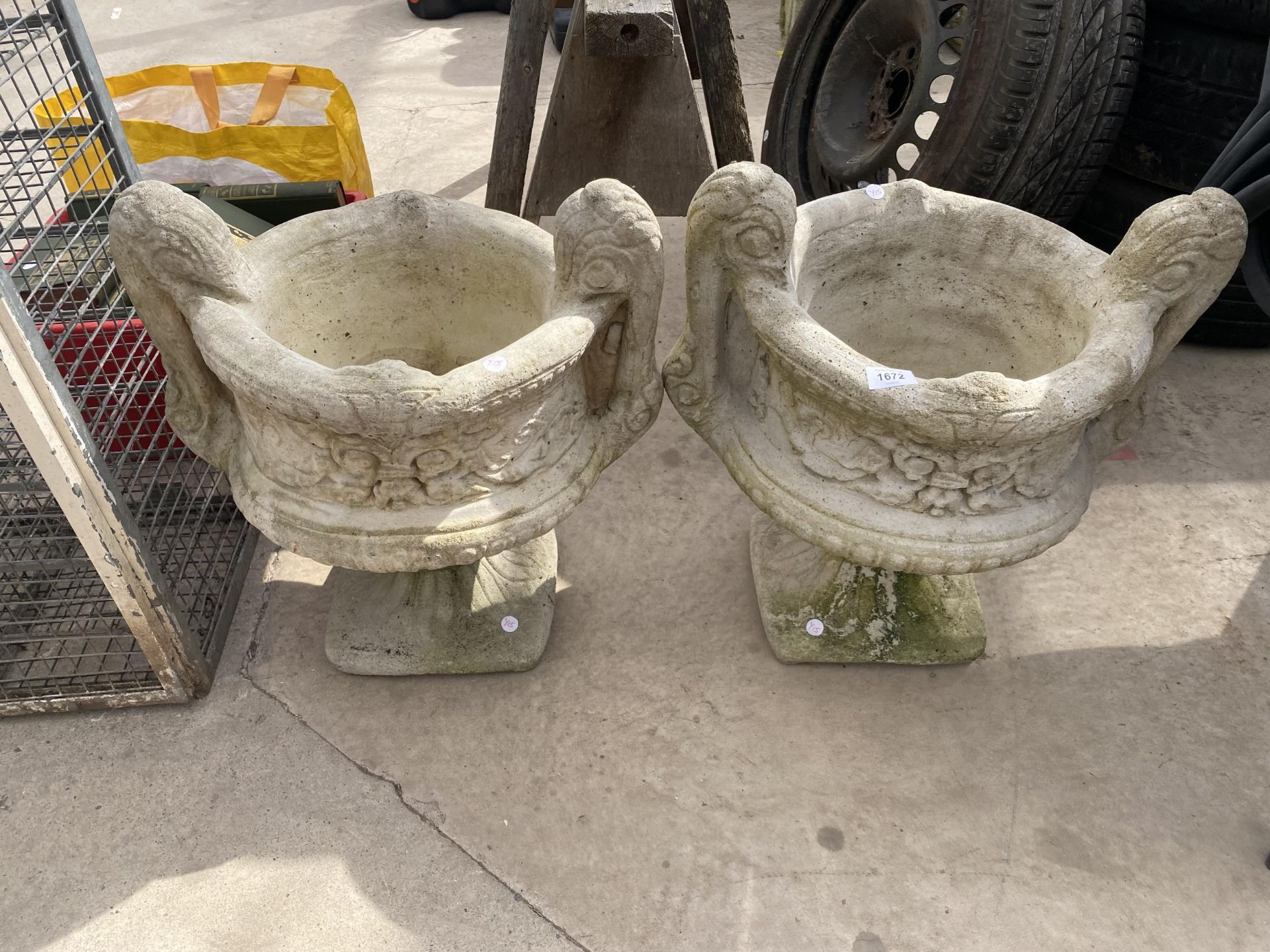 A PAIR OF CONCERETE URN PLANTERS ON PEDESTAL BASES (H:54CM)