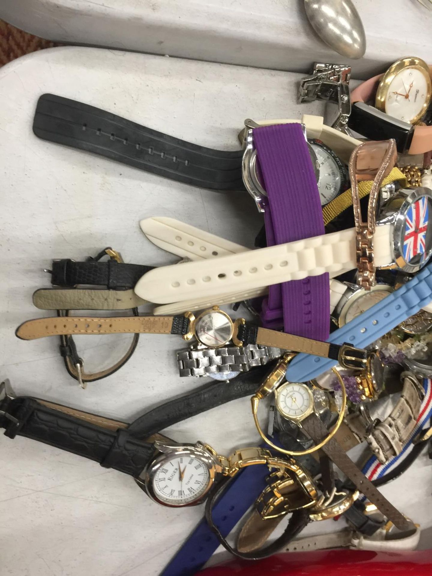 A LARGE QUANTITY OF ASSORTED WRISTWATCHES - Image 4 of 8