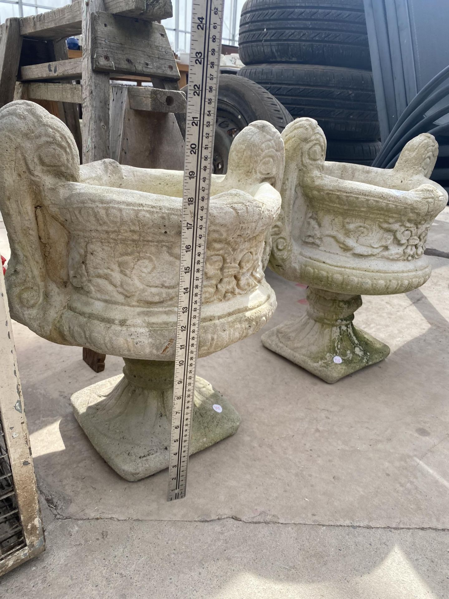 A PAIR OF CONCERETE URN PLANTERS ON PEDESTAL BASES (H:54CM) - Image 4 of 5