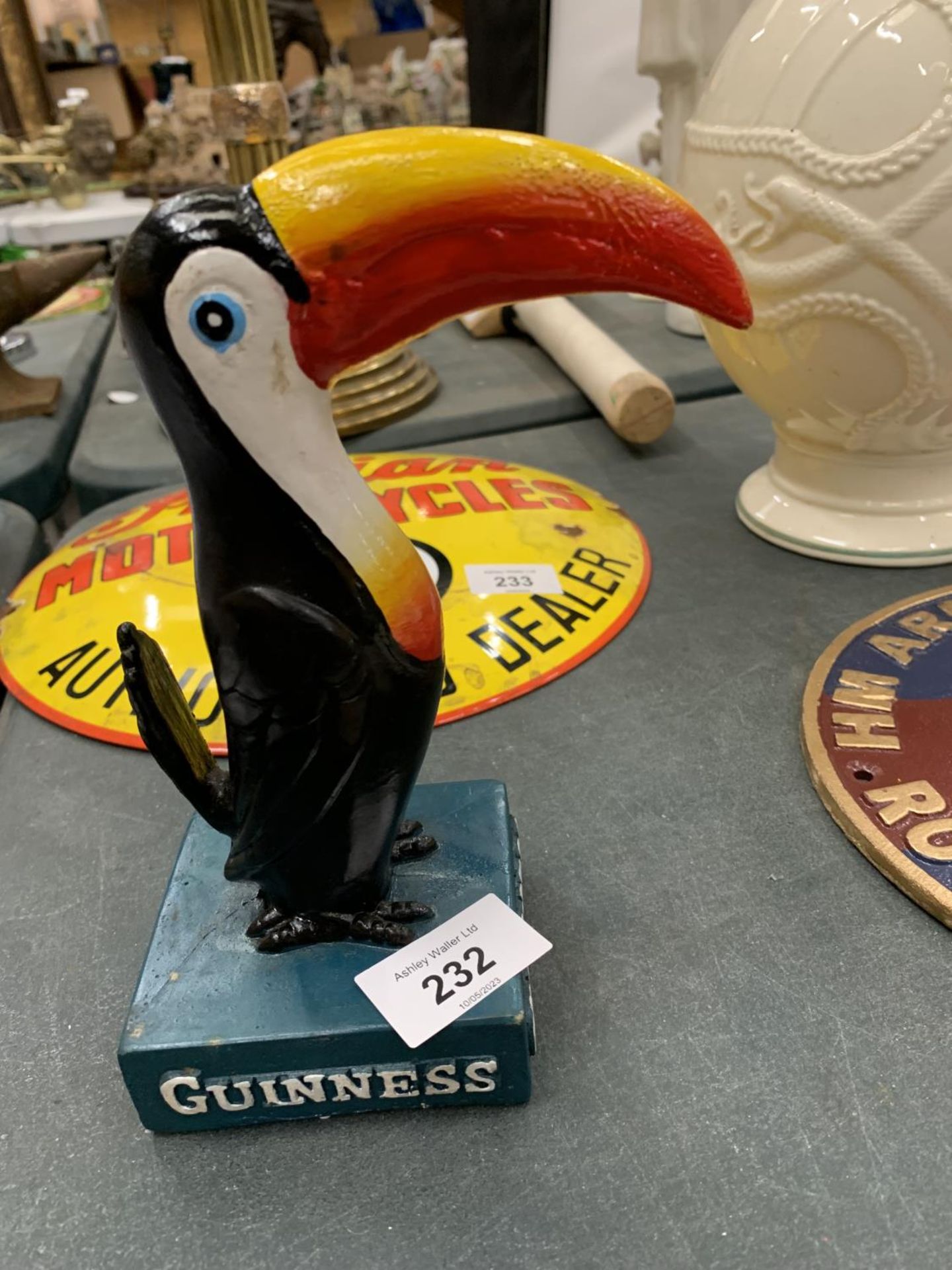 A GUINNESS TOUCAN FIGURE HEIGHT 19CM