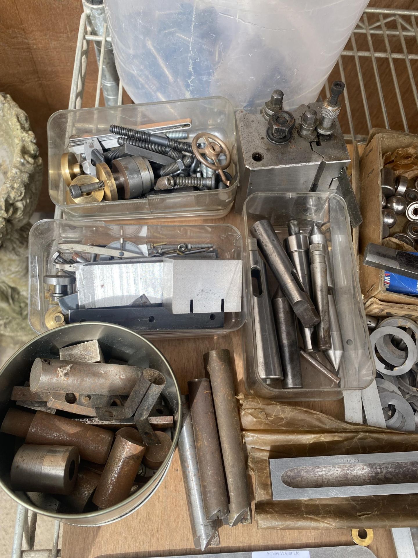 AN ASSORTMENT OF ENGINEERS TOOLS TO INCLUDE BORING BARS AND BEARINGS ETC - Image 2 of 5