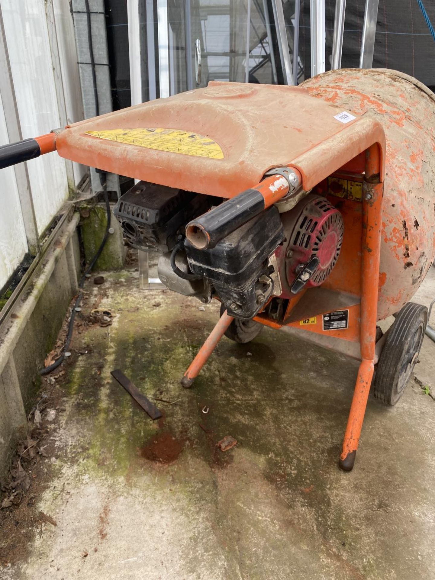 A BELLE MINIMIX150 ELECTRIC CEMENT MIXER - Image 2 of 3