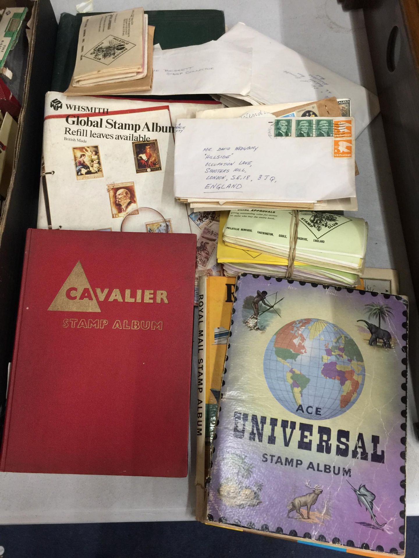 A COLLECTION OF STAMP ALBUMS, MOSTLY EMPTY PLUS A QUANTITY OF LOOSE STAMPS TO INCLUDE THE PHILATIC