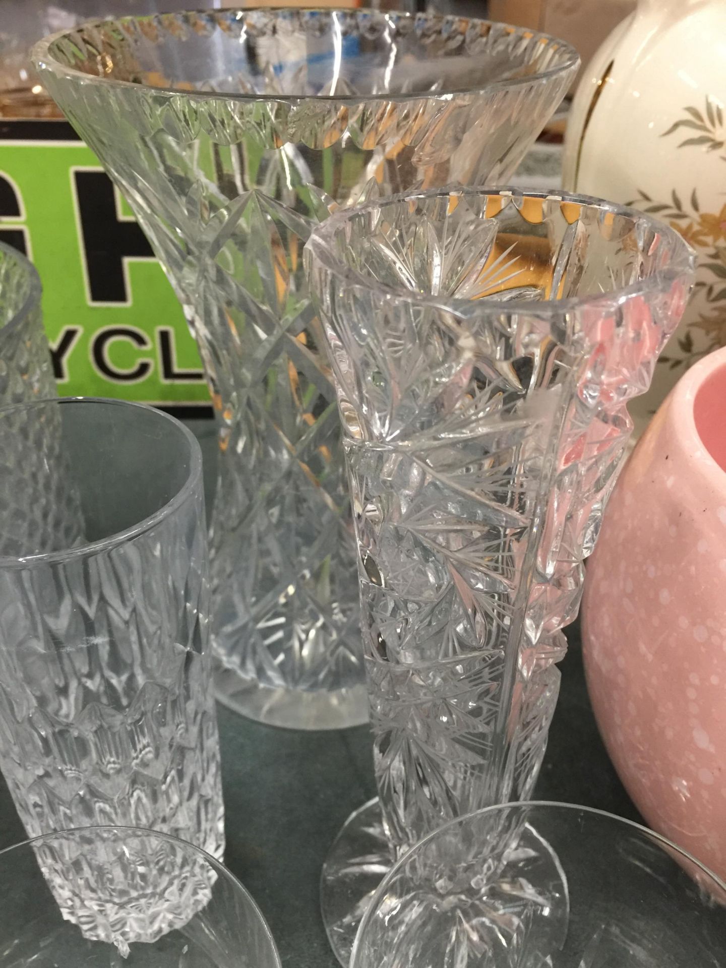 A COLLECTION OF CUT GLASS ITEMS, WHISKY TUMBLERS ETC - Image 4 of 5