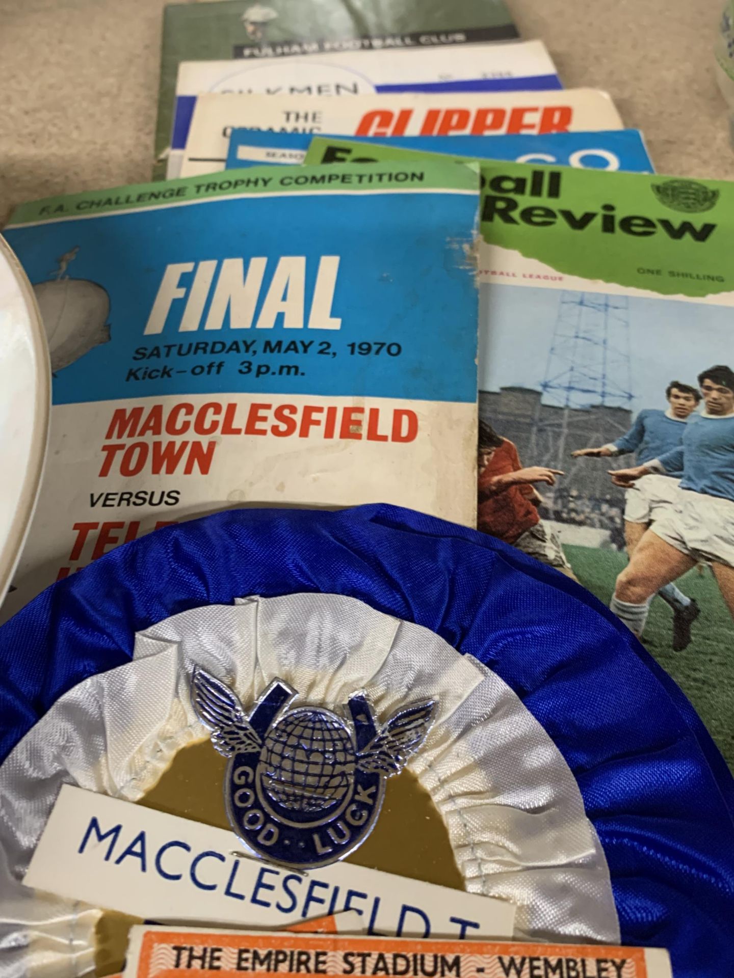 A QUANTITY OF VINTAGE FOOTBALL PROGRAMMES TO INCLUDE MACCLESFIELD AND STOKE PLUS TWO CHALLENGE - Image 3 of 4
