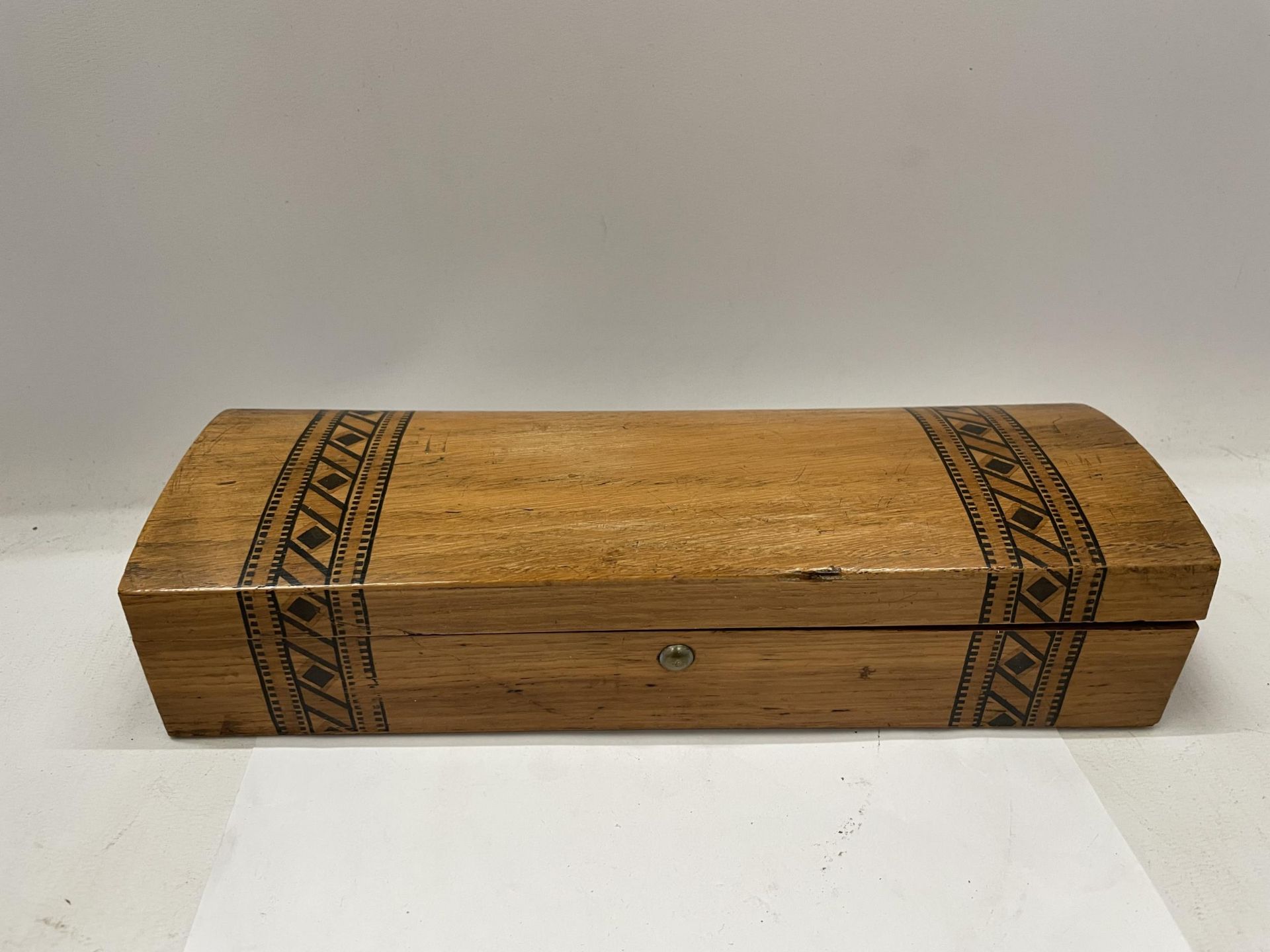 TWO VINTAGE WOODEN GLOVE BOXES - ONE INLAID AND ONE METAL BOUND - Image 3 of 4