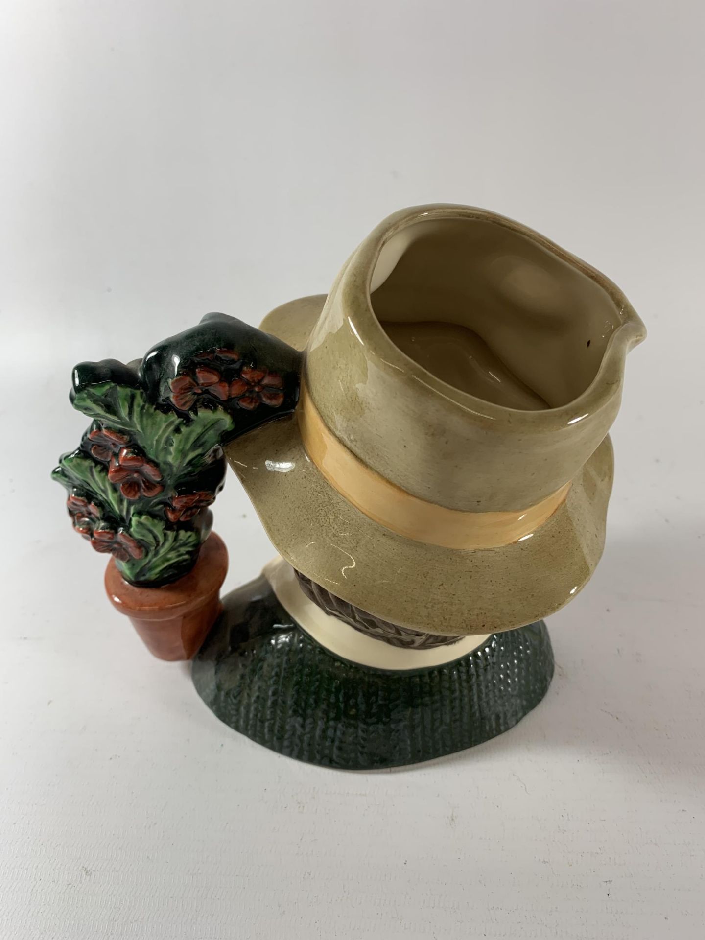 A ROYAL DOULTON 'THE GARDENER' D6867 CHARACTER JUG - Image 2 of 3