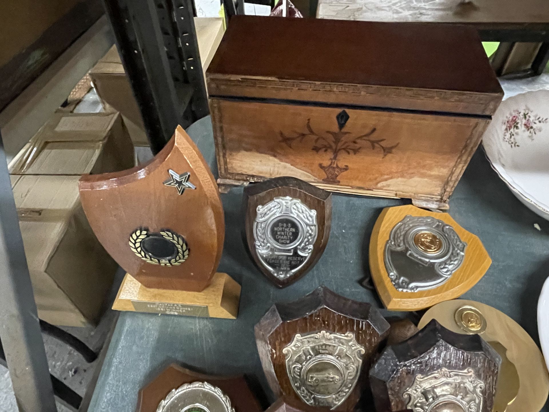 A COLLECTION OF WOODEN MOUNTED TROPHY PLAQUES, BOX ETC - Image 4 of 4