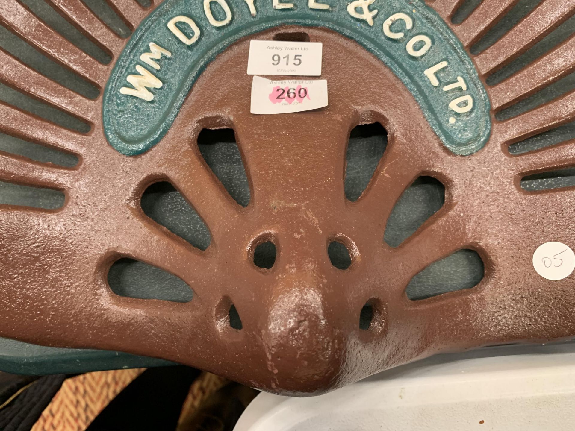 A CAST METAL WM DOYLE & CO LTD IMPLEMENT / TRACTOR SEAT - Image 3 of 4