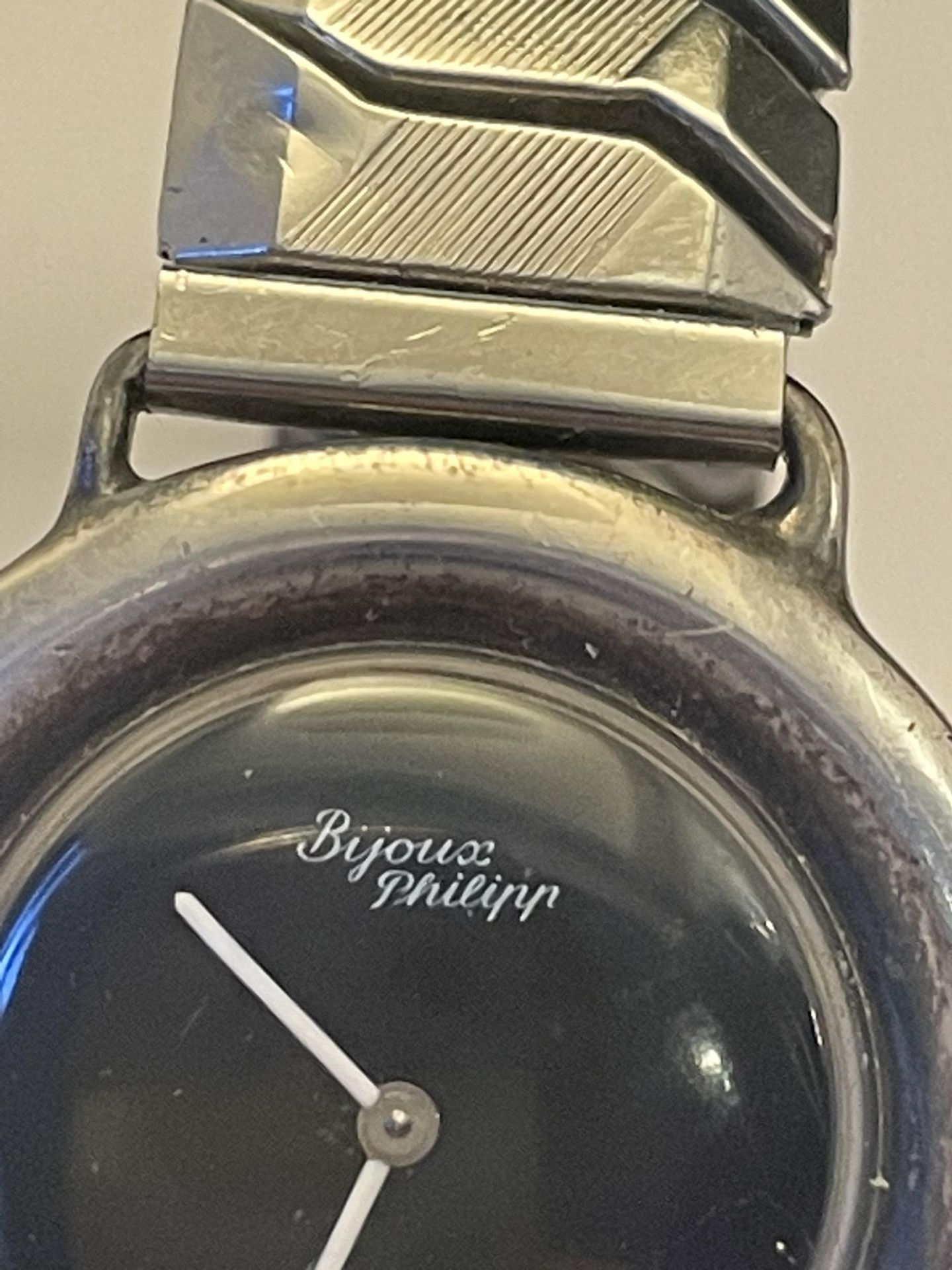 AN .800 SILVER BIJOUX PHILIPP GENTS WRIST WATCH, SEEN WORKING BUT NO WARRANTIES GIVEN - Image 3 of 4