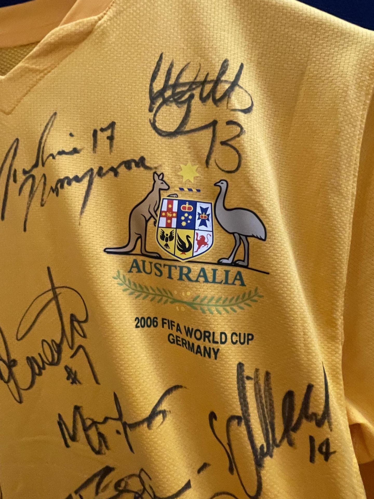 A SIGNED AUSTRALIAN FIFA 2006 WORLD CUP, GERMANY SHIRT - Image 4 of 7
