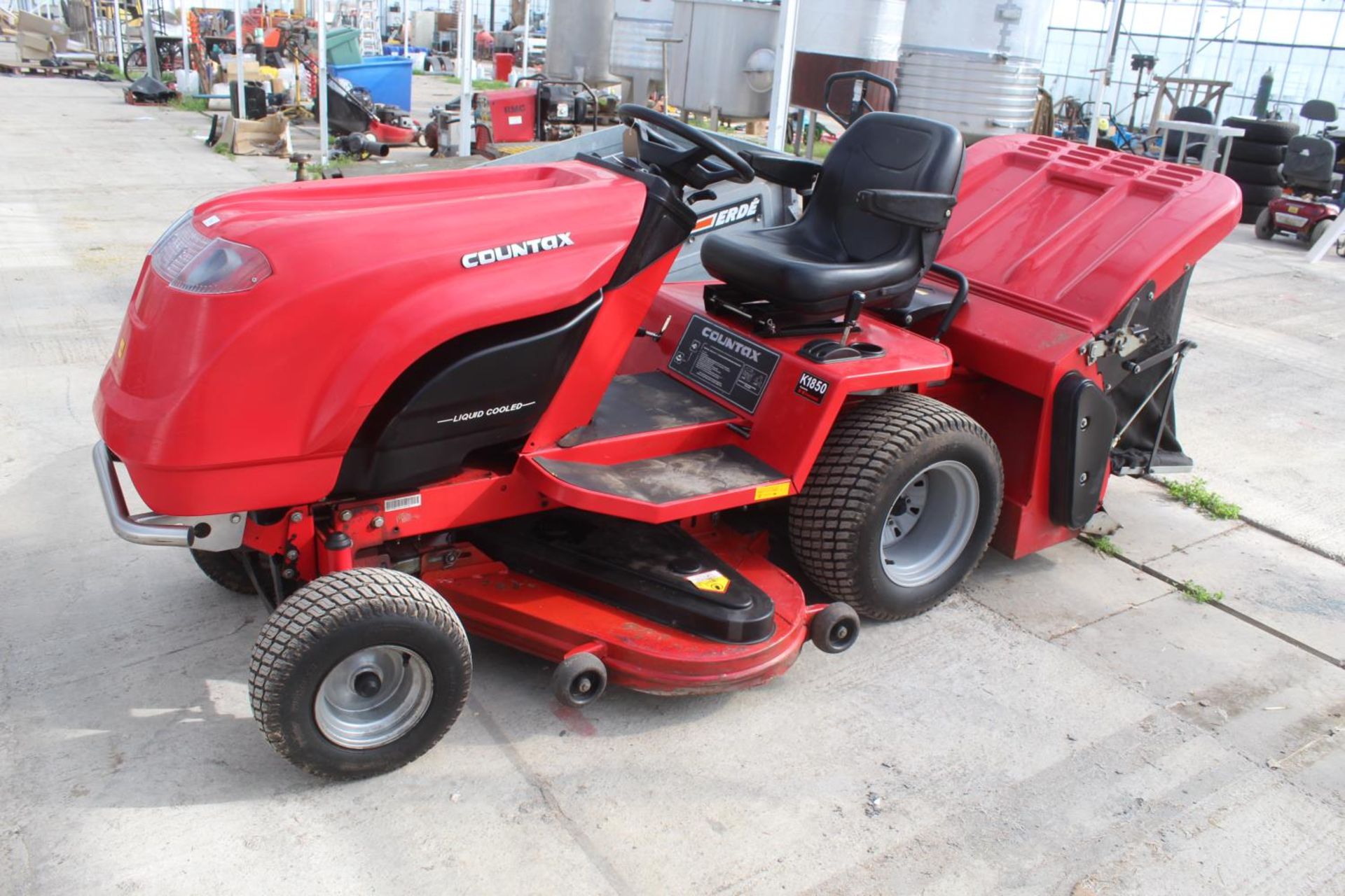 A COUNTAX K1850 RIDE ON MOWER ONE OWNER FROM NEW NO VAT