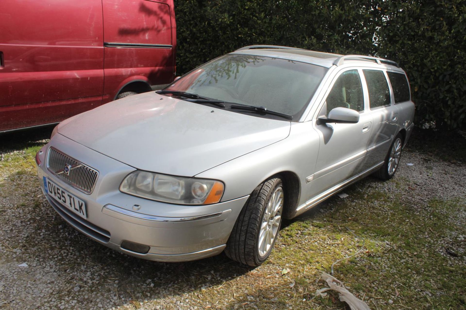 A VOLVO D5 V70 DIESEL AUTOMATIC CAR OV55TLK 172600 MILES FIRST REG 28/10/05 MOT 09/02/24 NO VAT