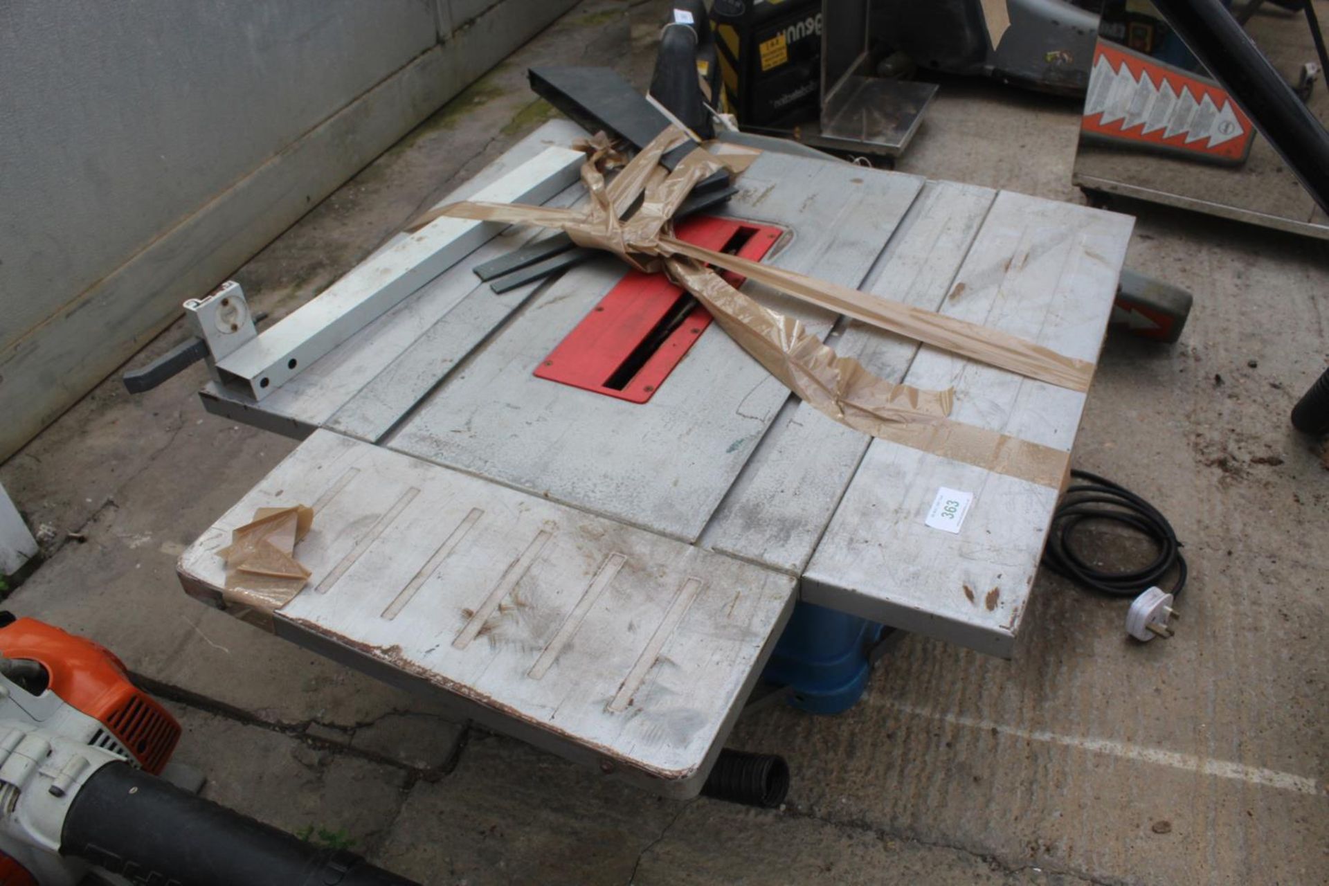 TABLE SAW - NO VAT - Image 2 of 3