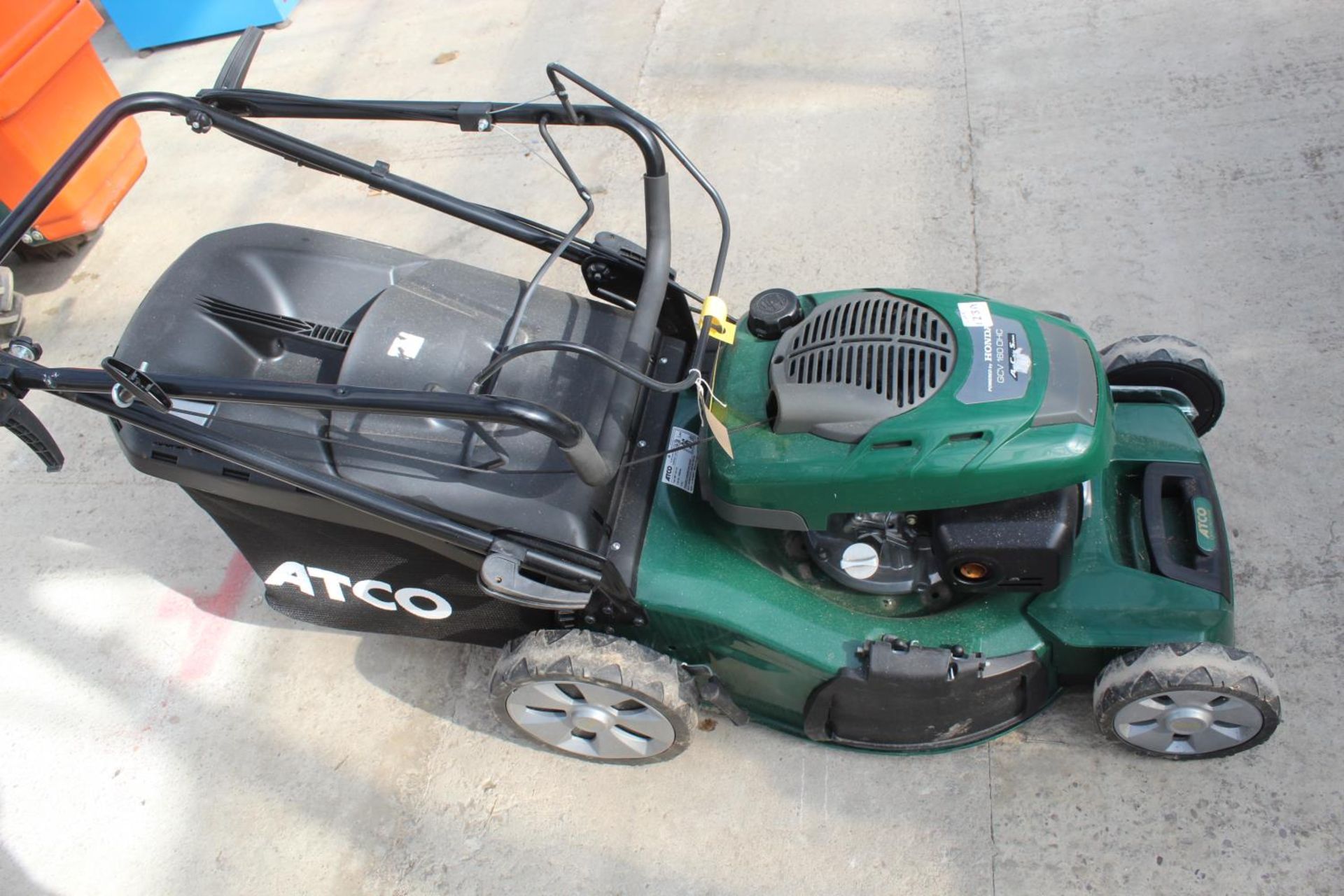 UNUSED ATCO QUATTRO 19SH MOWER - NEW SHOP SOILED - PLUS VAT - Image 2 of 2