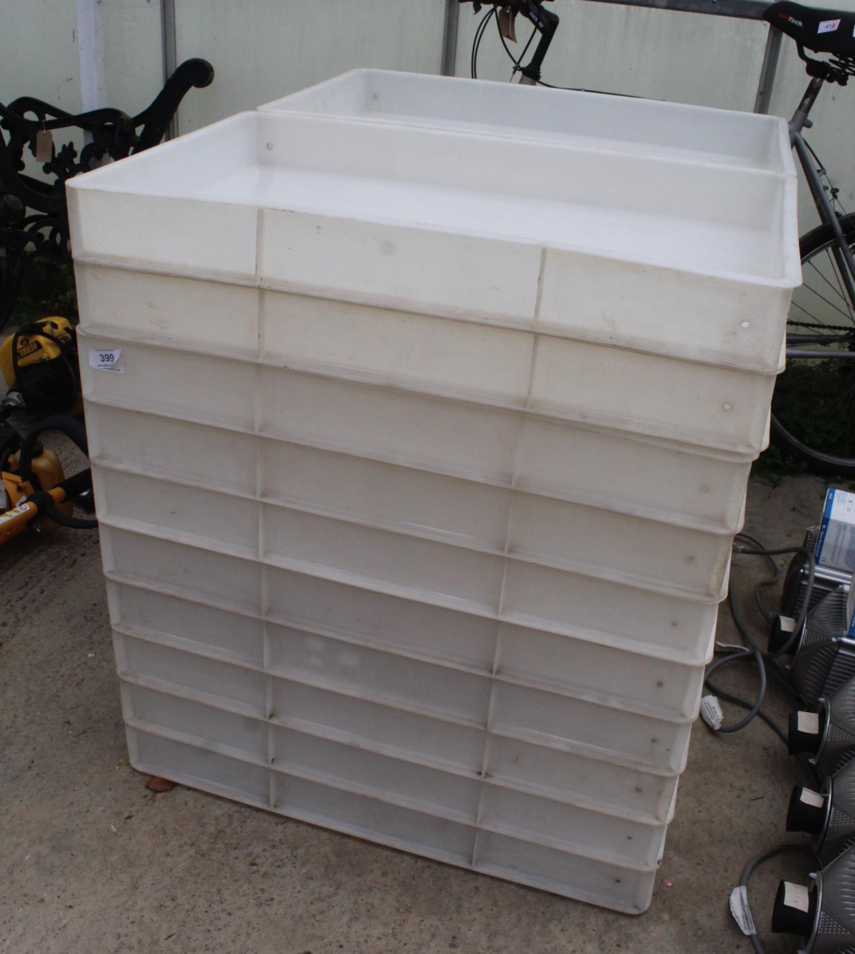 20 CARRYING TRAYS, WHITE NO VAT