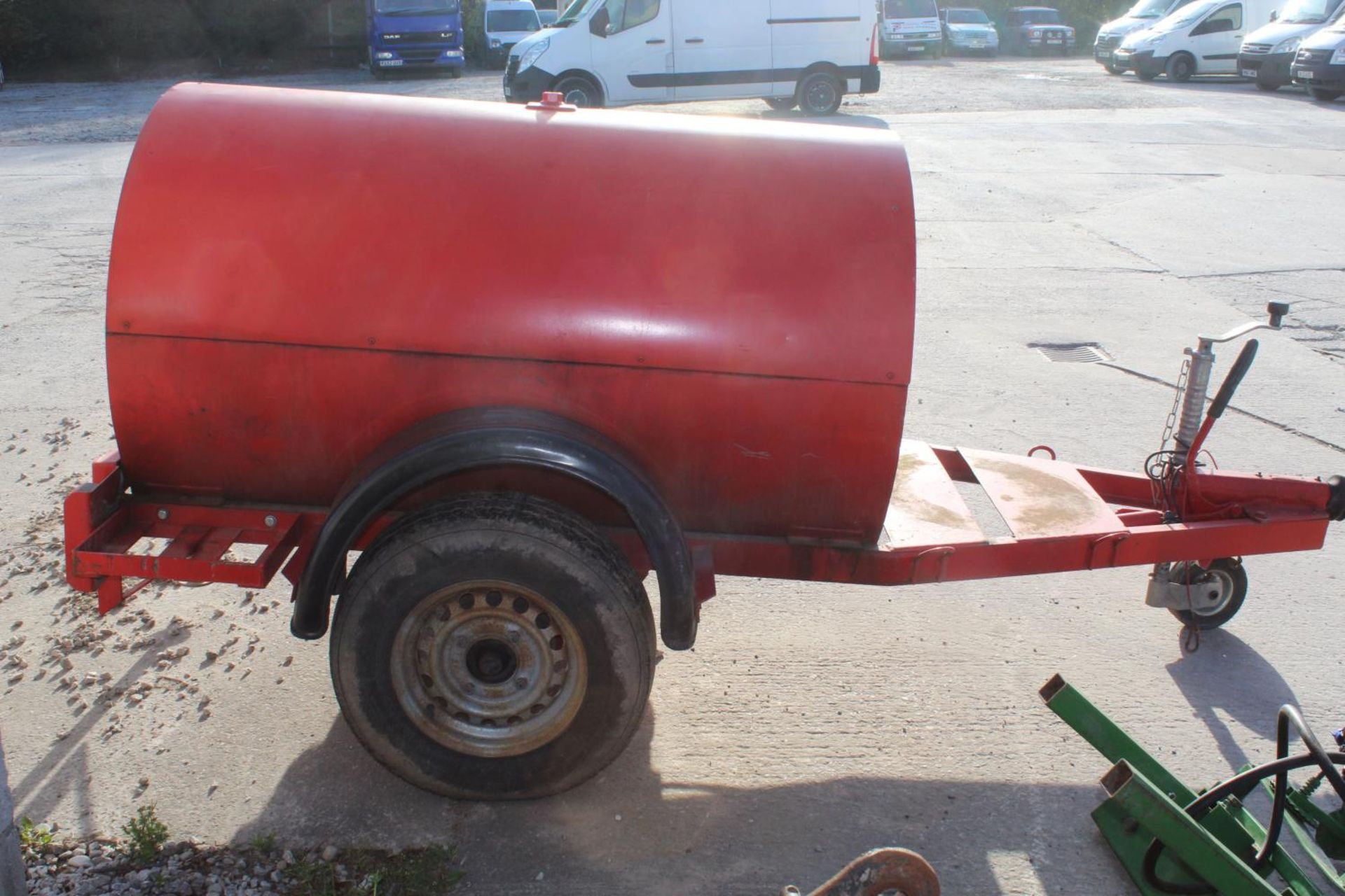 A MOBILE 500 LITRE FUEL BOWSER IN GOOD WORKING ORDER + VAT - Image 2 of 3