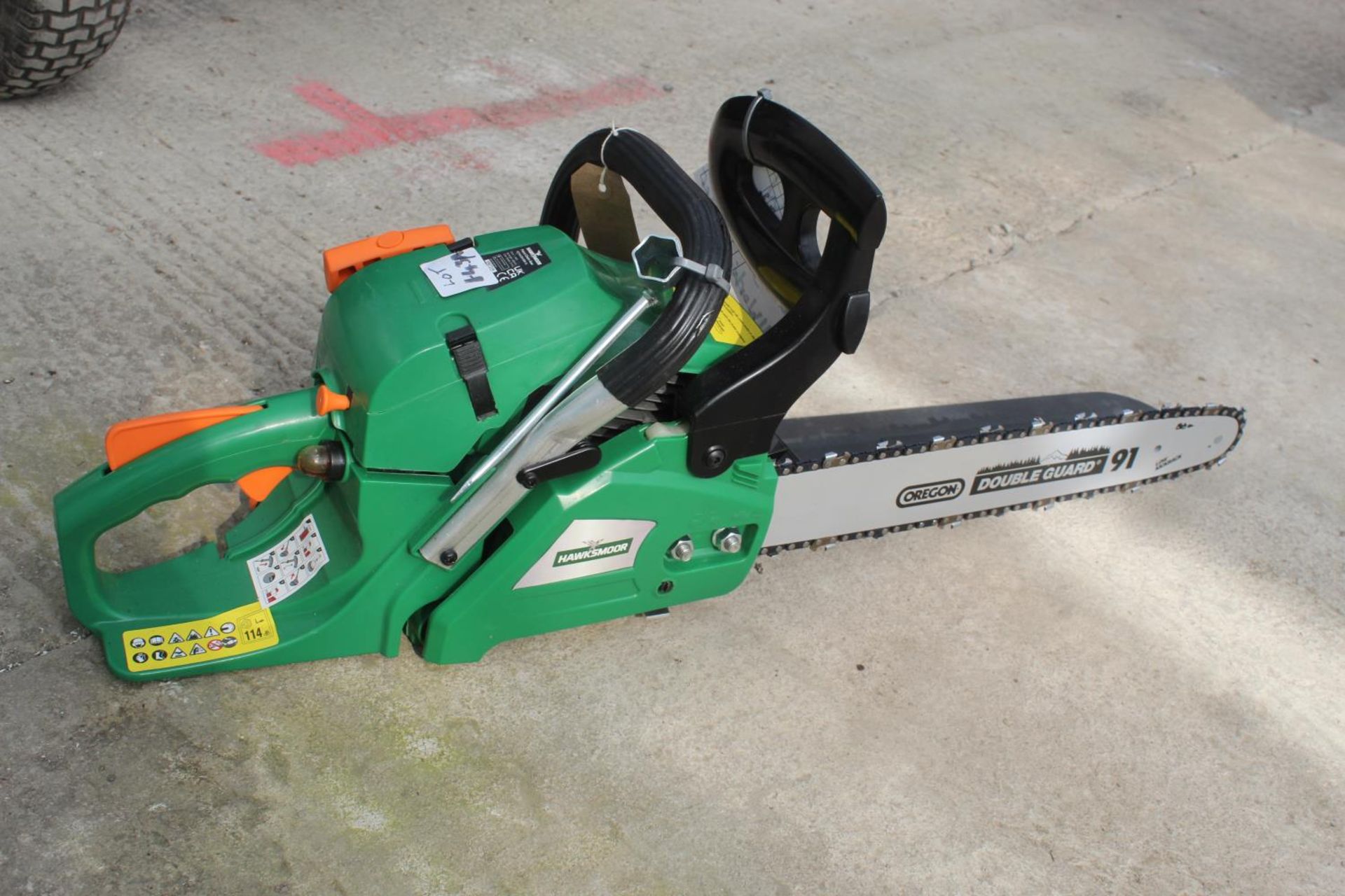 NEW HAWKSMOOR 53CC 20" CHAIN SAW WITH EASY START NO VAT - Image 2 of 2