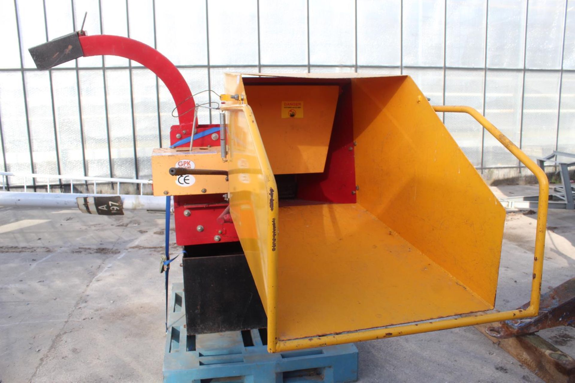 PTO DRIVEN WOOD CHIPPER - ENVELOPE IN BOX PTO IN OFFICE - PLUS VAT - Image 3 of 4