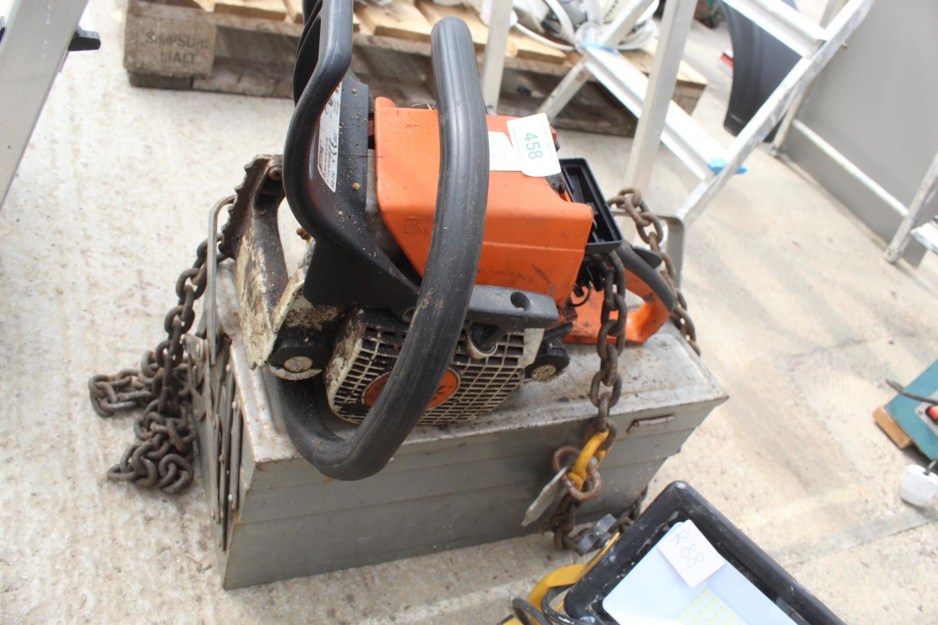 A CHAIN SAW ENGINE & TOOLBOX NO VAT - Image 3 of 3