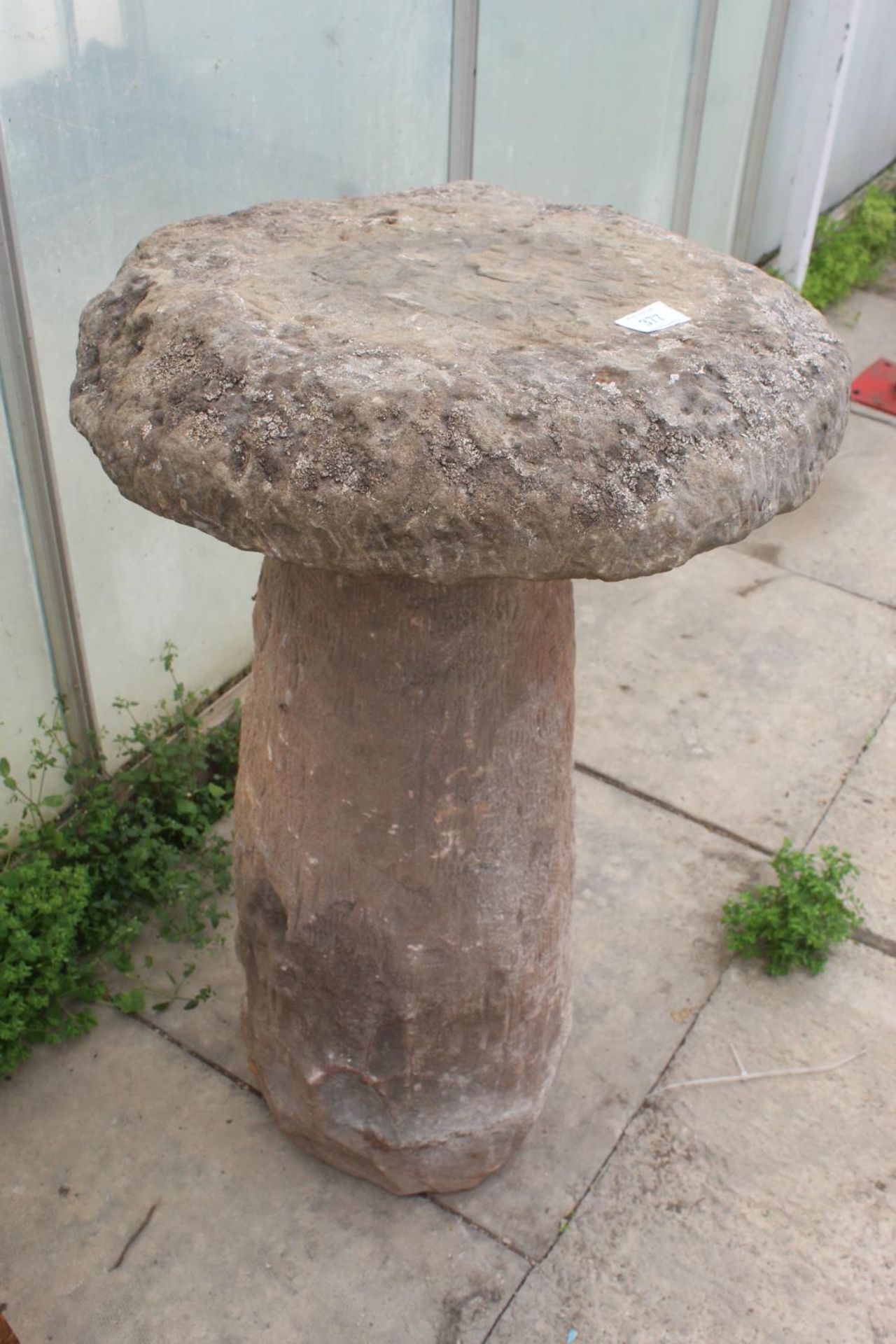 VINTAGE STONE MUSHROOM + VAT