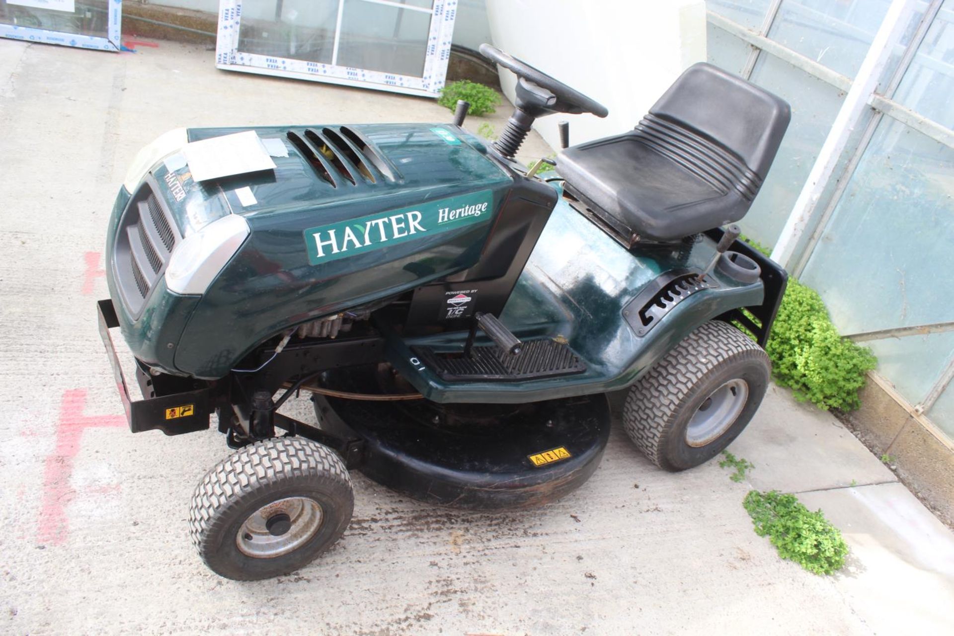 HAYTER HERITAGE 13HP/30" RIDE ON LAWN MOWER (WORKING ORDER) NO VAT