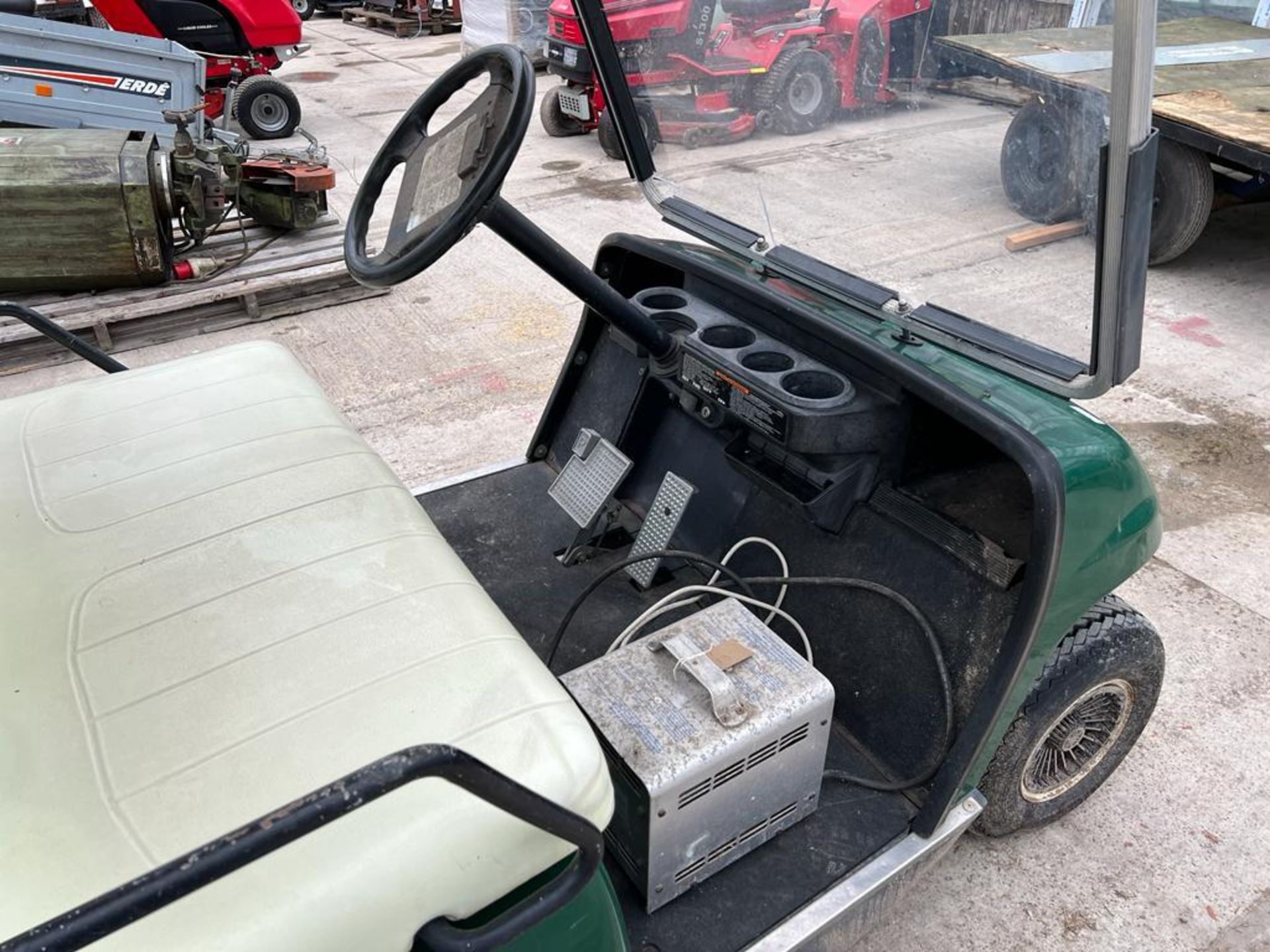 A GOLF BUGGY WITH CHARGER BUT NO BATTERIES IT WAS WORKING WHEN LAST USED BUT NO WARRATY NO VAT - Image 3 of 3