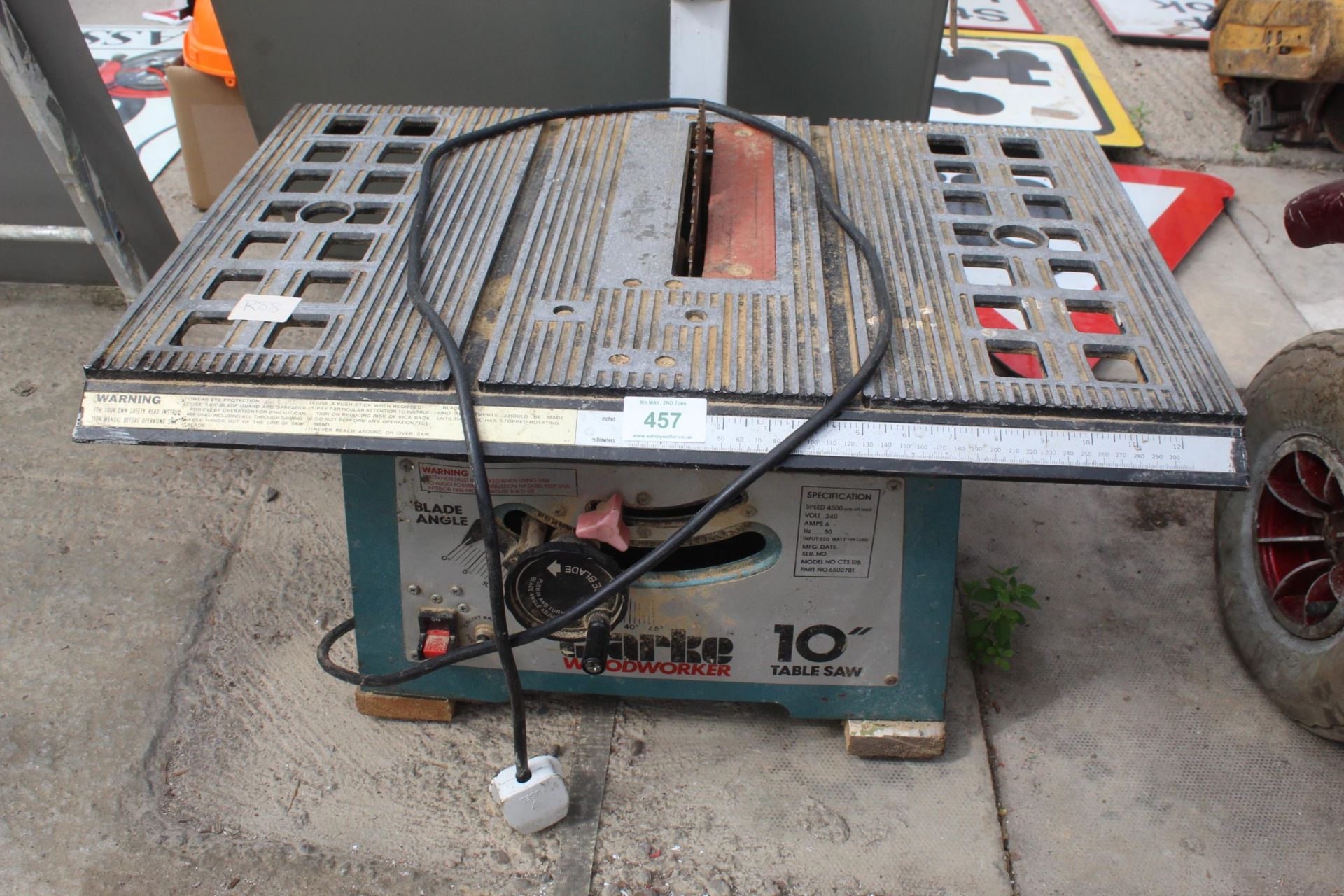 A CLARKE WOODWORKER 10" TABLE SAW NO VAT
