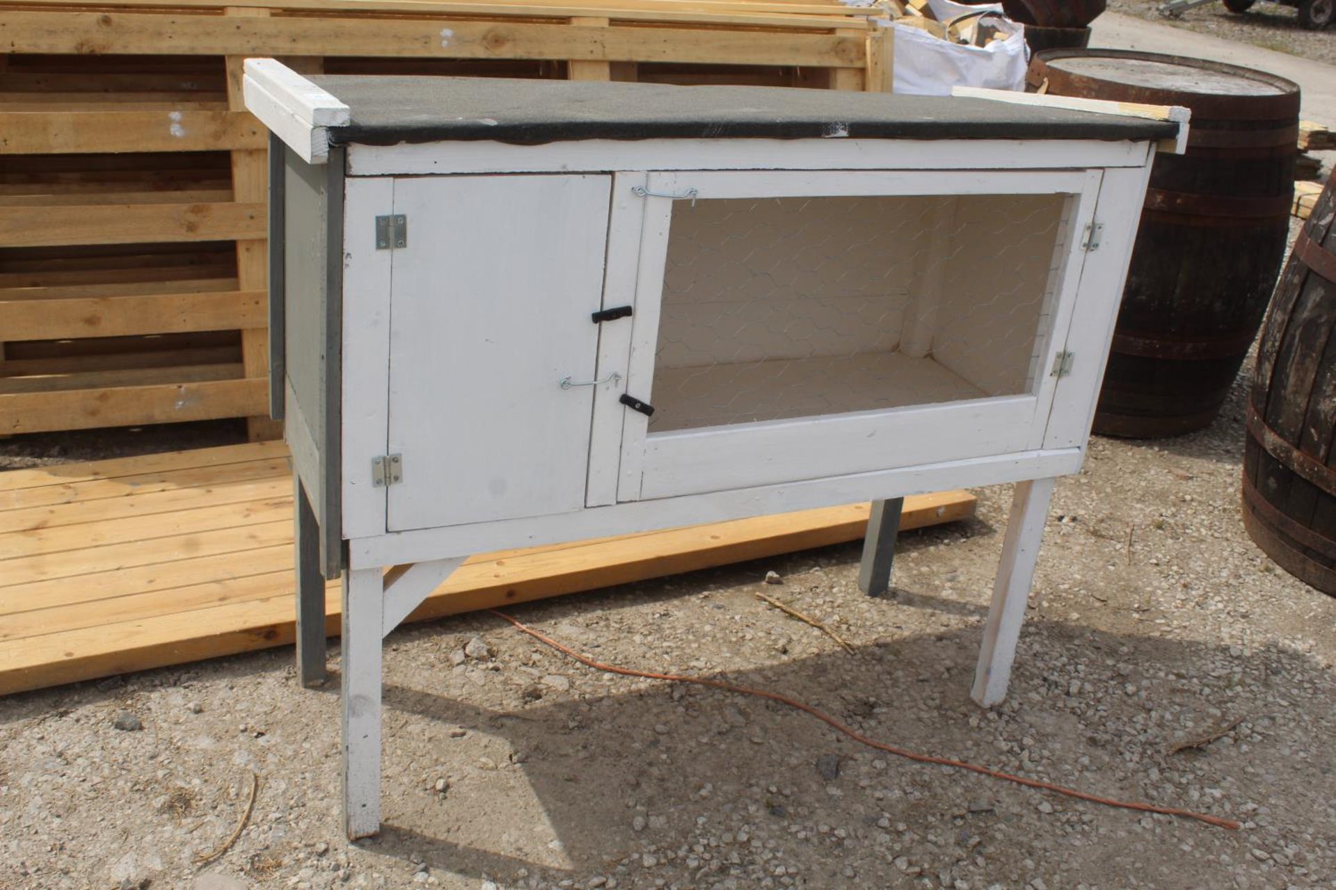 A RABBIT HUTCH ON LEGS NO VAT