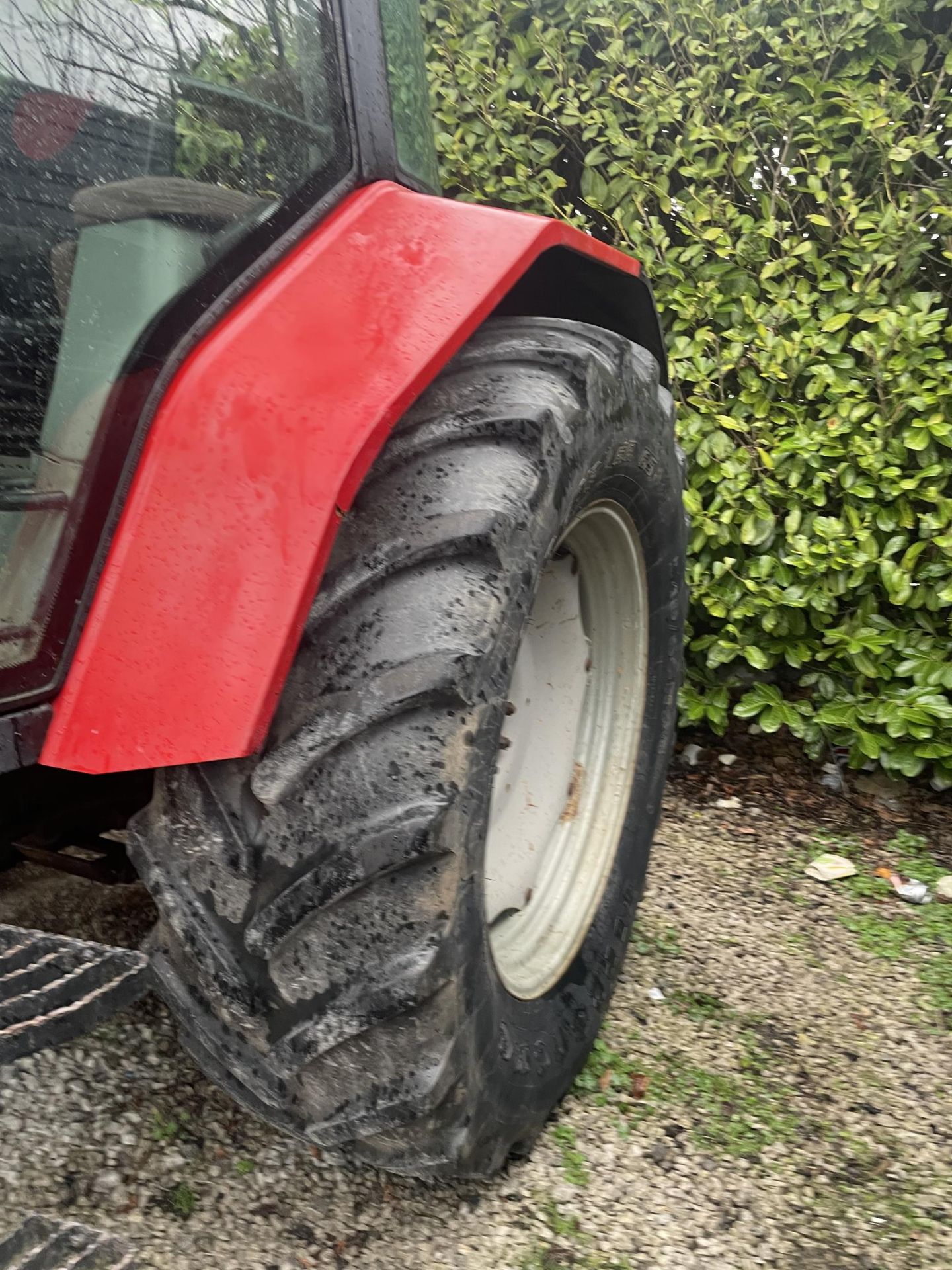 A MASSEY FERGUSON 6160 DYNASHIFT TRACTOR N186 TNT 10865 HOURS ON THE CLOCK NO VAT - Image 3 of 7