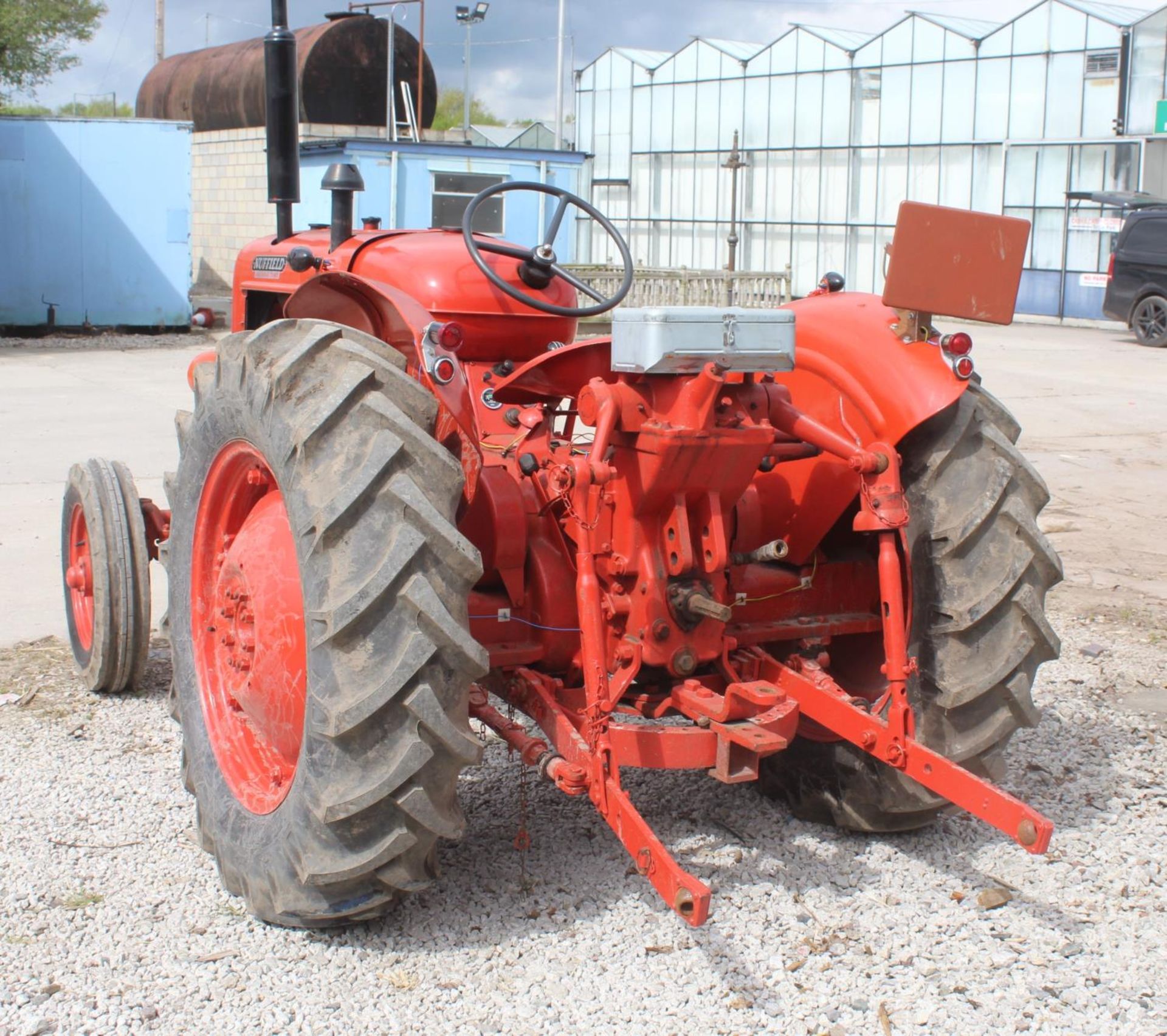 A NUFFIELD UNIVERSAL THREE TRACTOR IN GOOD ORDER RECENT REBUILD, 4 NEW TYRES, RE-CON STARTER, - Image 5 of 9