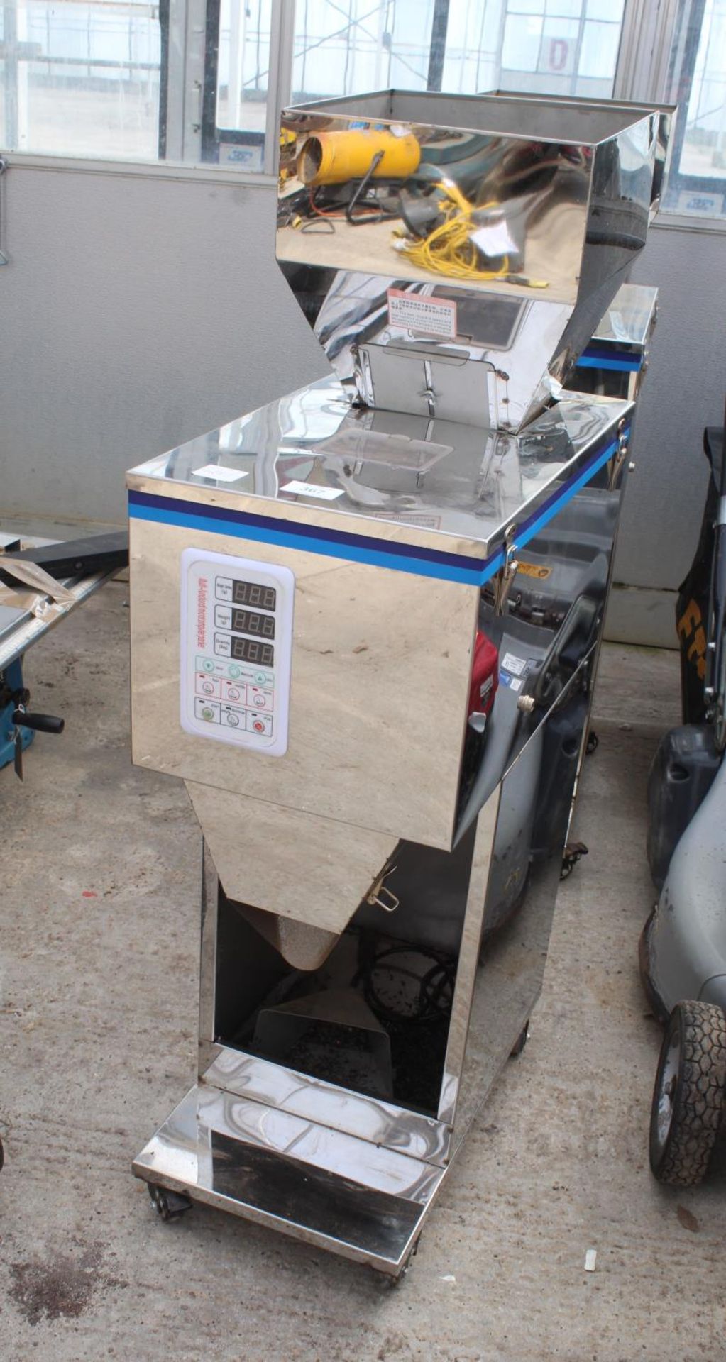 WEIGHING & PACKING MACHINE USED FOR FOOD PLUG & DISPENSER IN THE OFFICE IN THE OFFICE- NO VAT