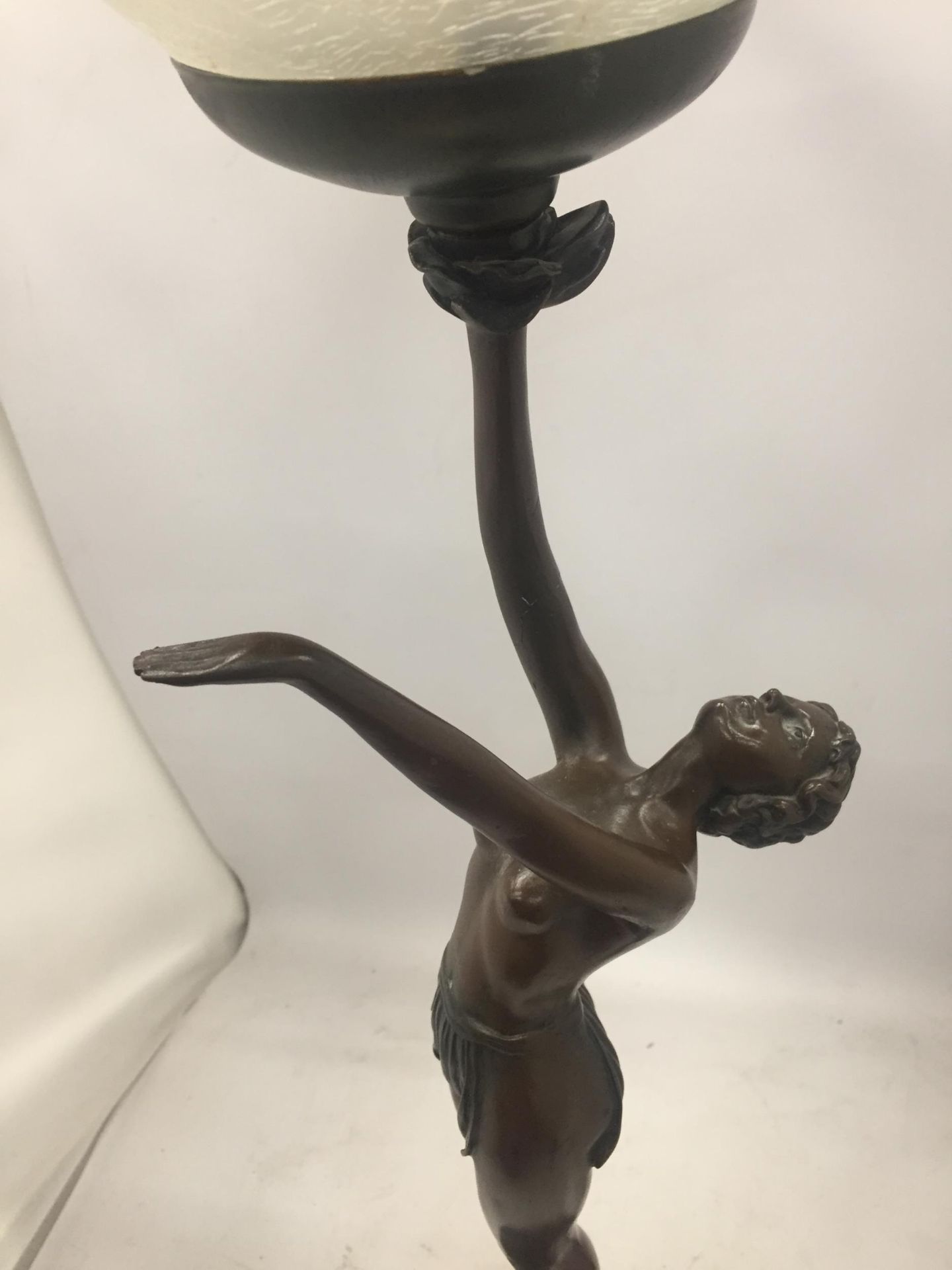 A LARGE ART DECO DESIGN BRONZE NUDE LADY LAMP BASE WITH ORB GLASS SHADE - Image 2 of 4