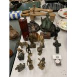 A MIXED COLLECTION OF MIDDLE EASTERN BRASS FIGURES AND FURTHER ITEMS