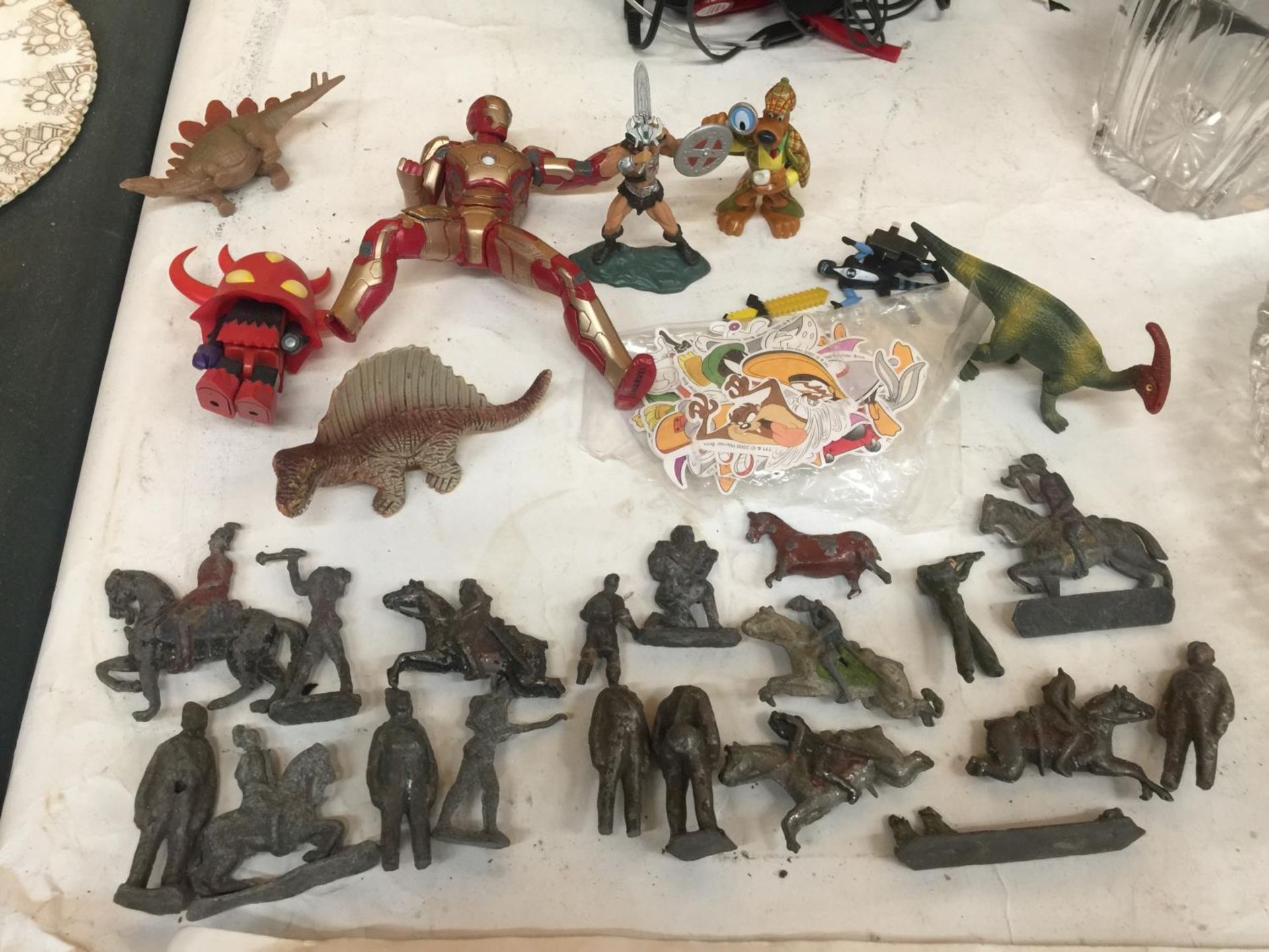 A QUANTITY OF LEAD FIGURES - A/F PLUS DINOSAURS, ACTION FIGURES, ETC