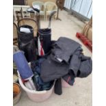 A MIXED LOT OF GOLFING AND FURTHER ITEMS, CALLAWAY CLUBS ETC