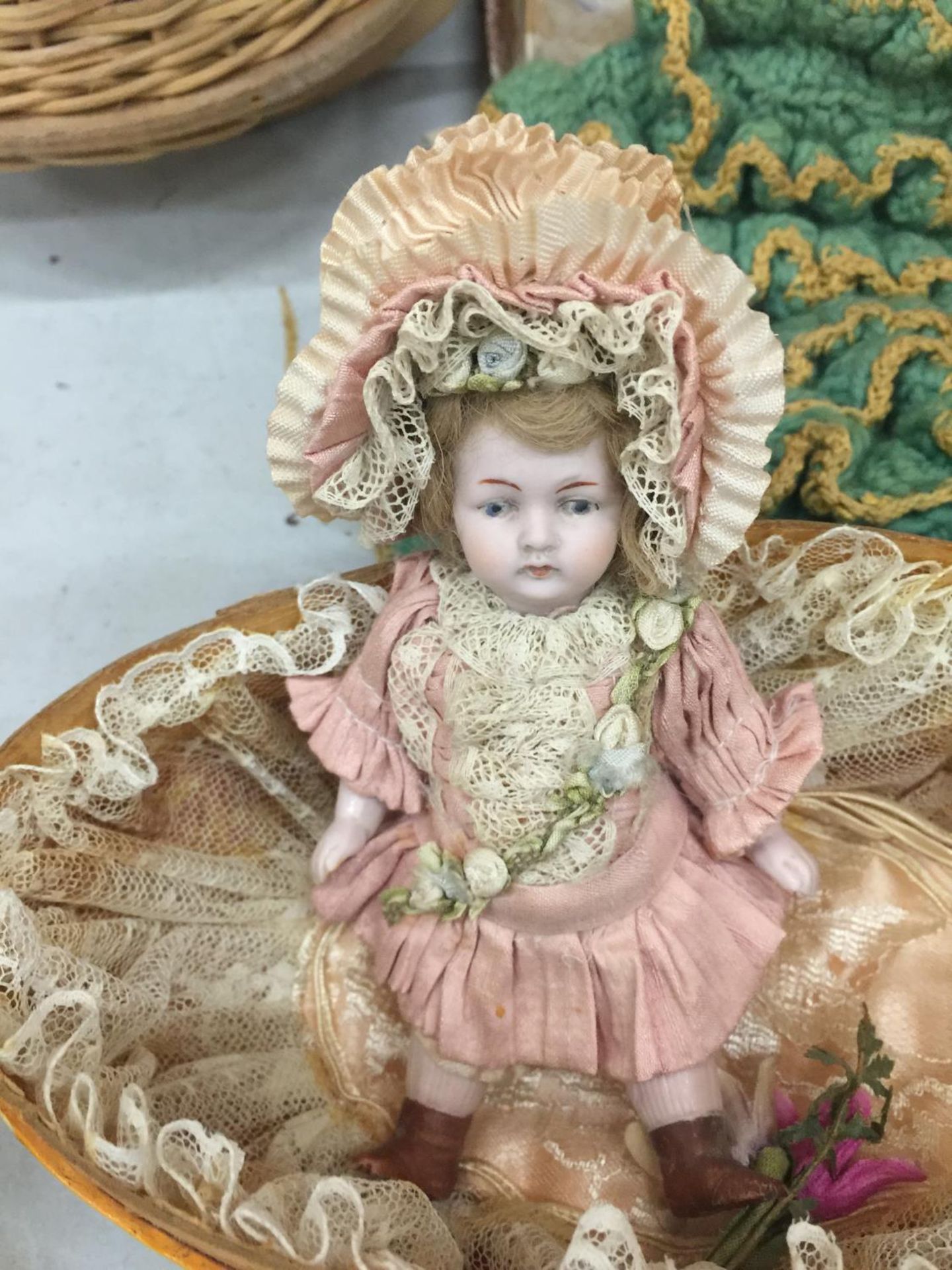 A VINTAGE 1930'S DOLL WITH WICKER CRADLE, TWO SMALLER DOLLS, A BOXED TEDDY BEARS TEA SET, A - Image 5 of 5