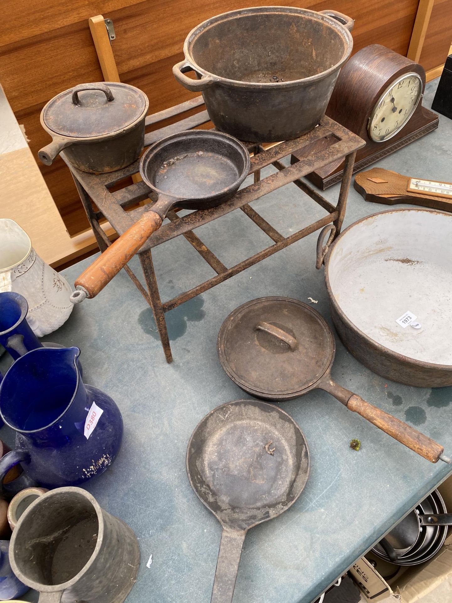 A MIXED LOT OF CAST KITCHEN PANS, STAND ETC - Image 2 of 4