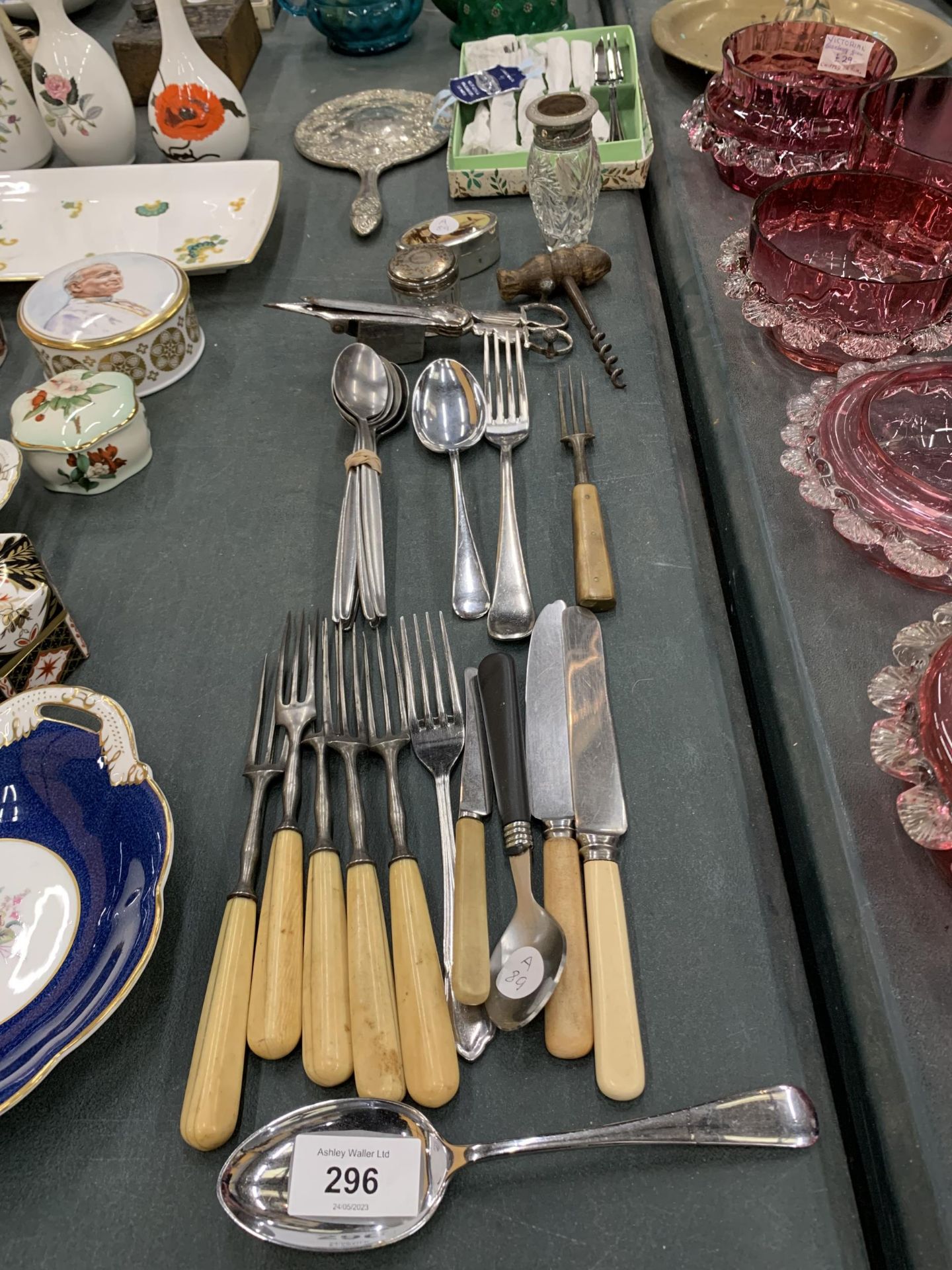 A MIXED GROUP OF VINTAGE FLATWARE, CORKSCREW, SILVER PLATED MIRROR ETC