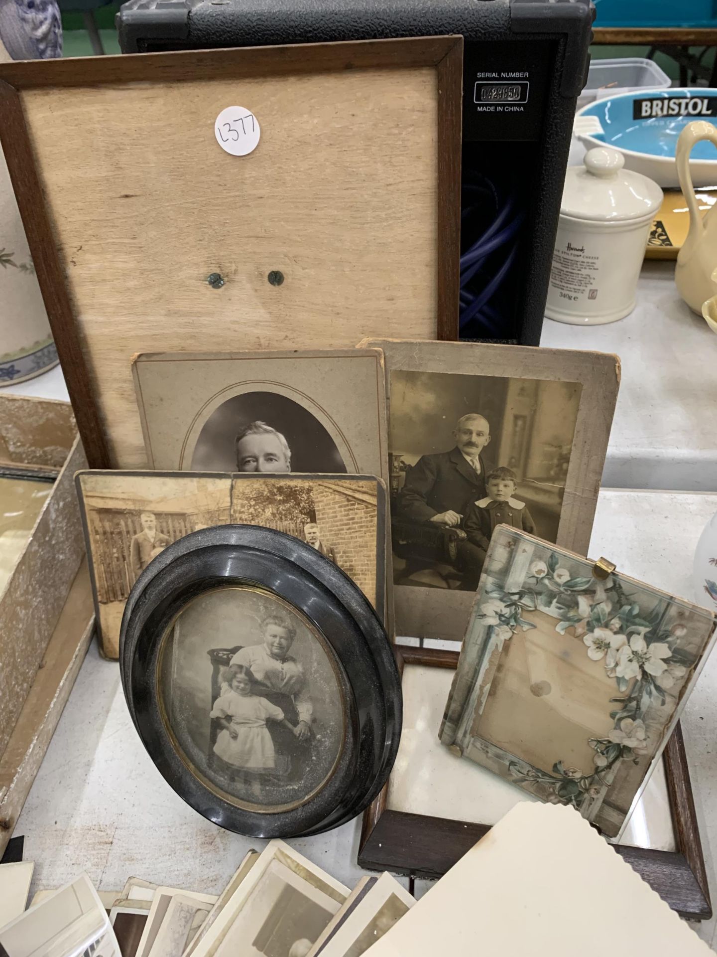 A MIXED GROUP OF VINTAGE EPHEMERA, PICTURES, EBONY OVAL FRAME ETC - Image 3 of 5